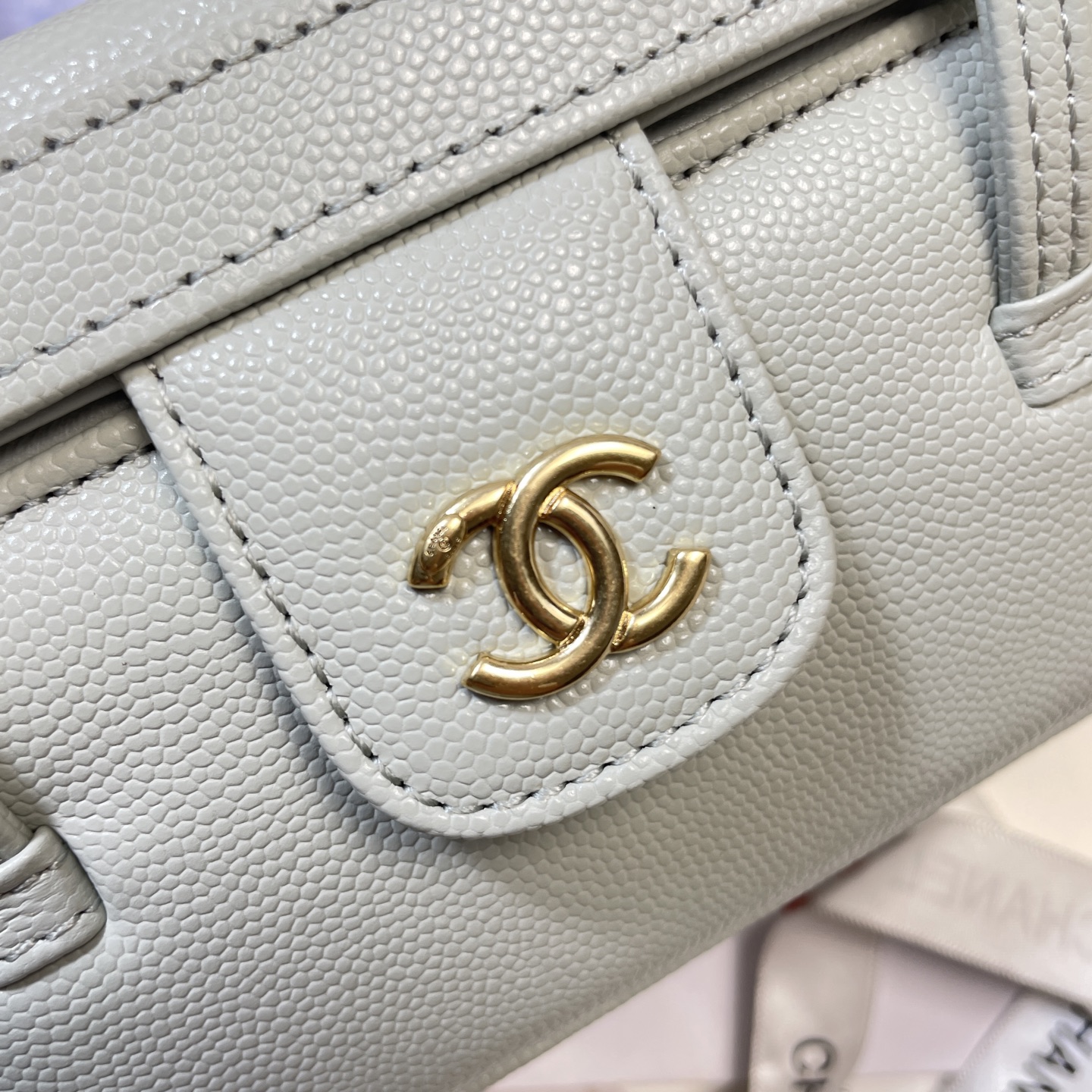 Chanel Style Shoulder Bag style reference detail image 6 from source 785954