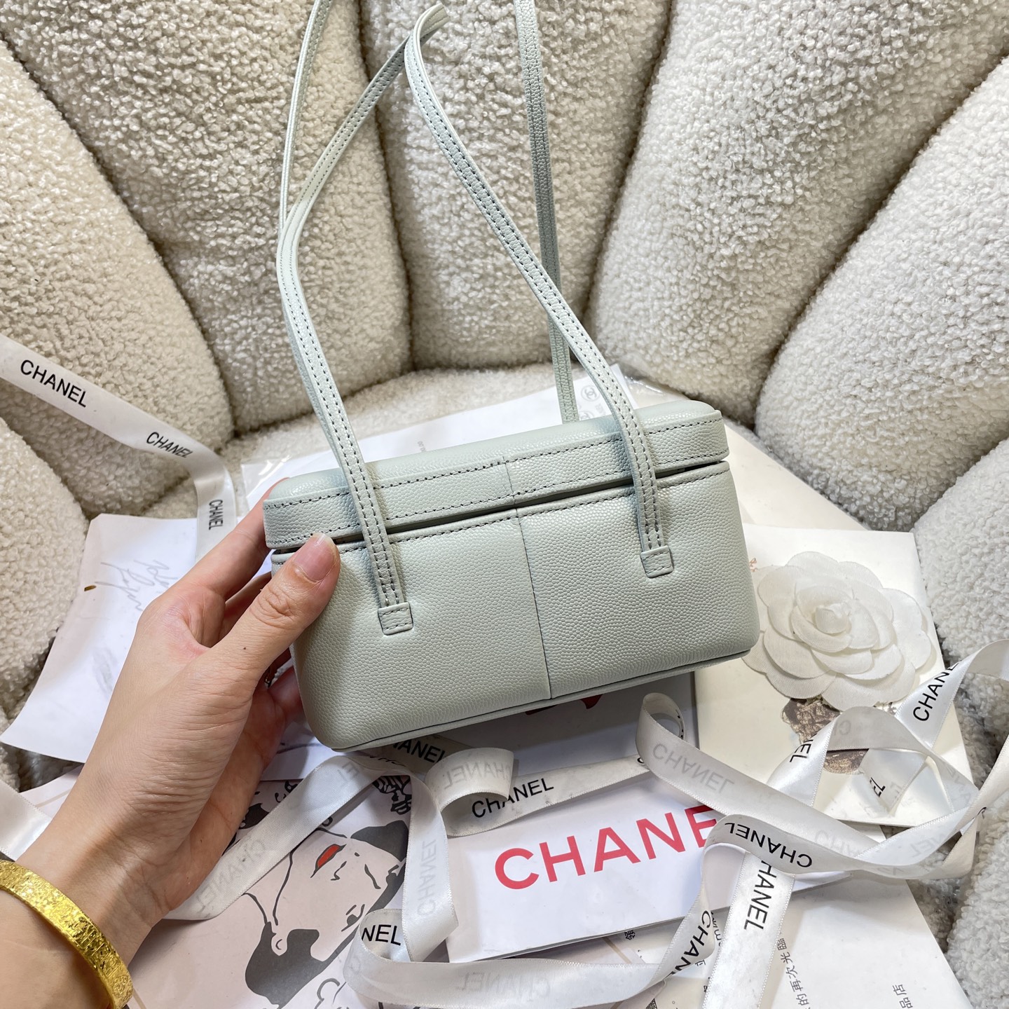 Chanel Style Shoulder Bag style reference detail image 4 from source 785954