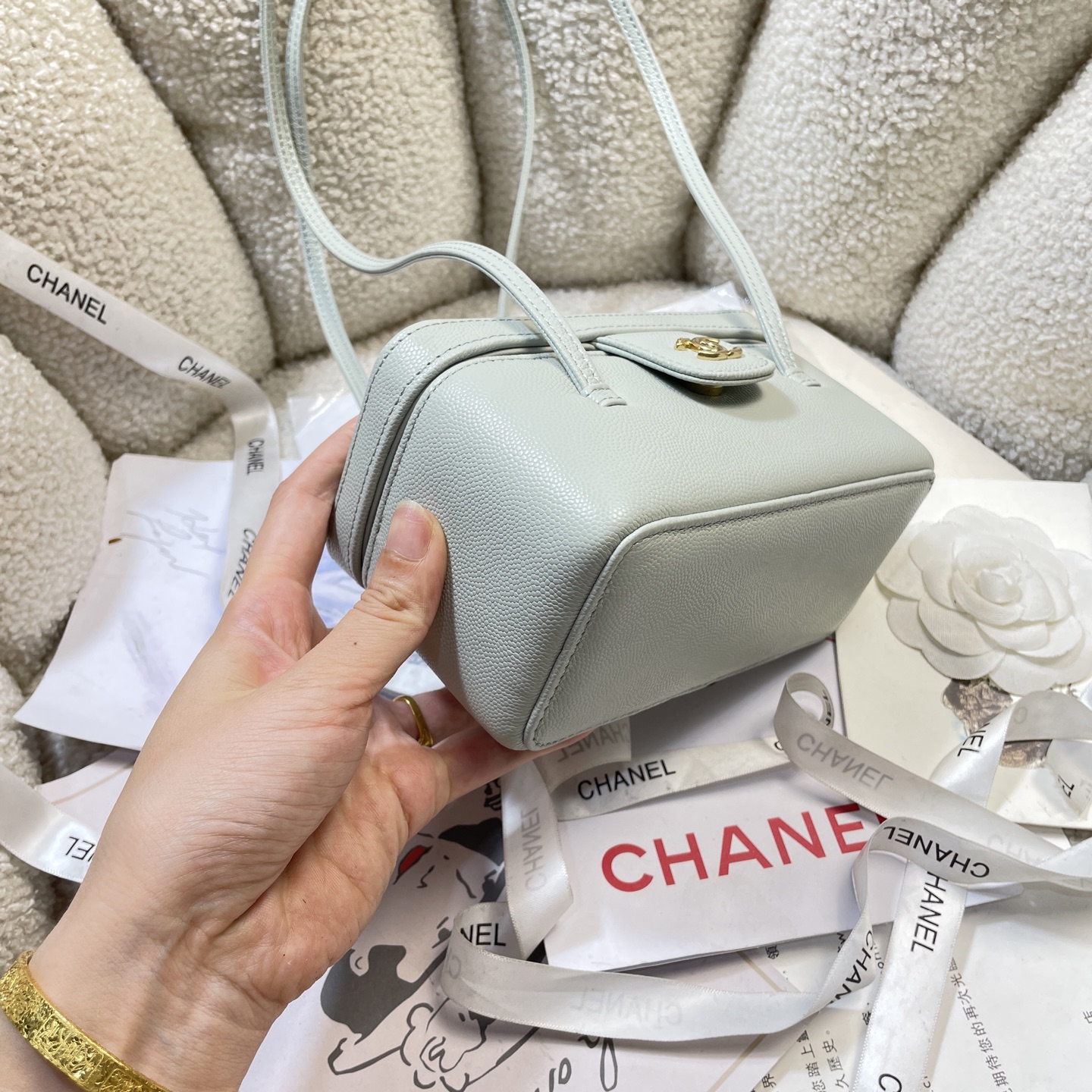 Chanel Style Shoulder Bag style reference detail image 3 from source 785954