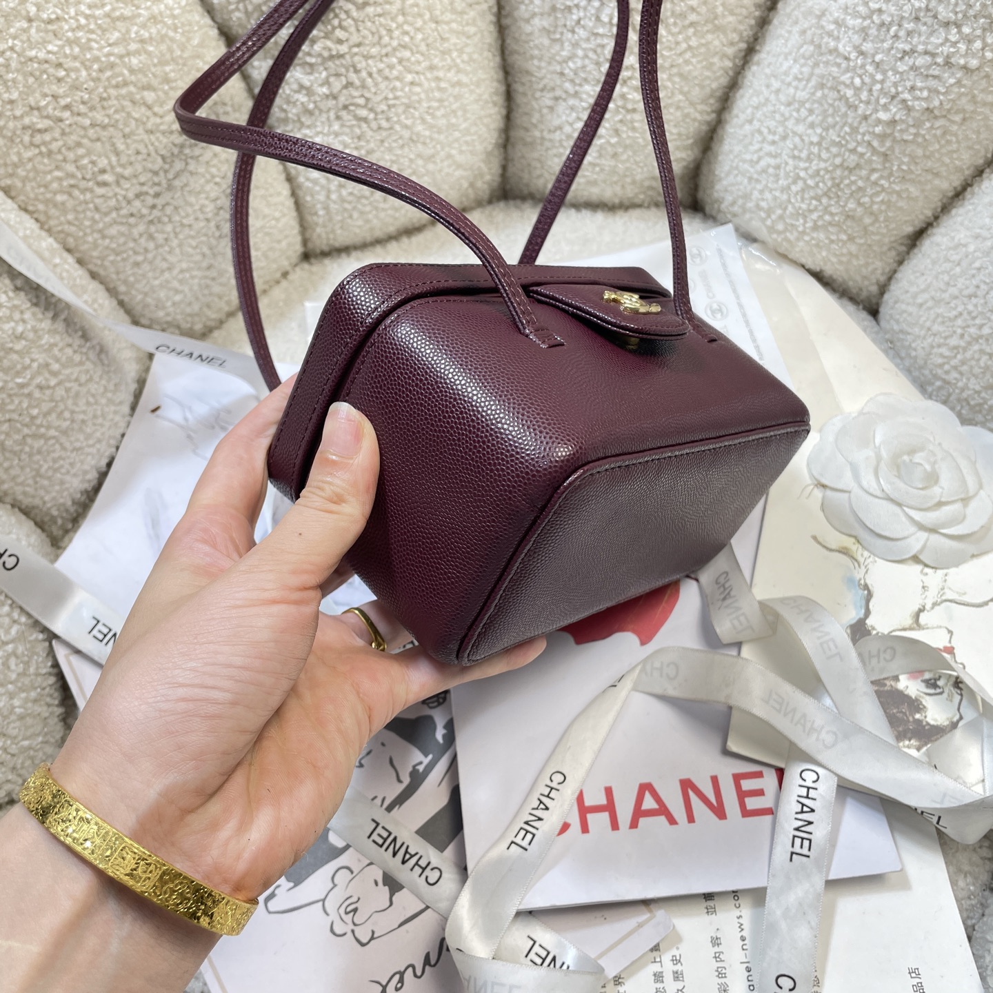 Chanel Style Shoulder Bag style reference detail image 3 from source 785948