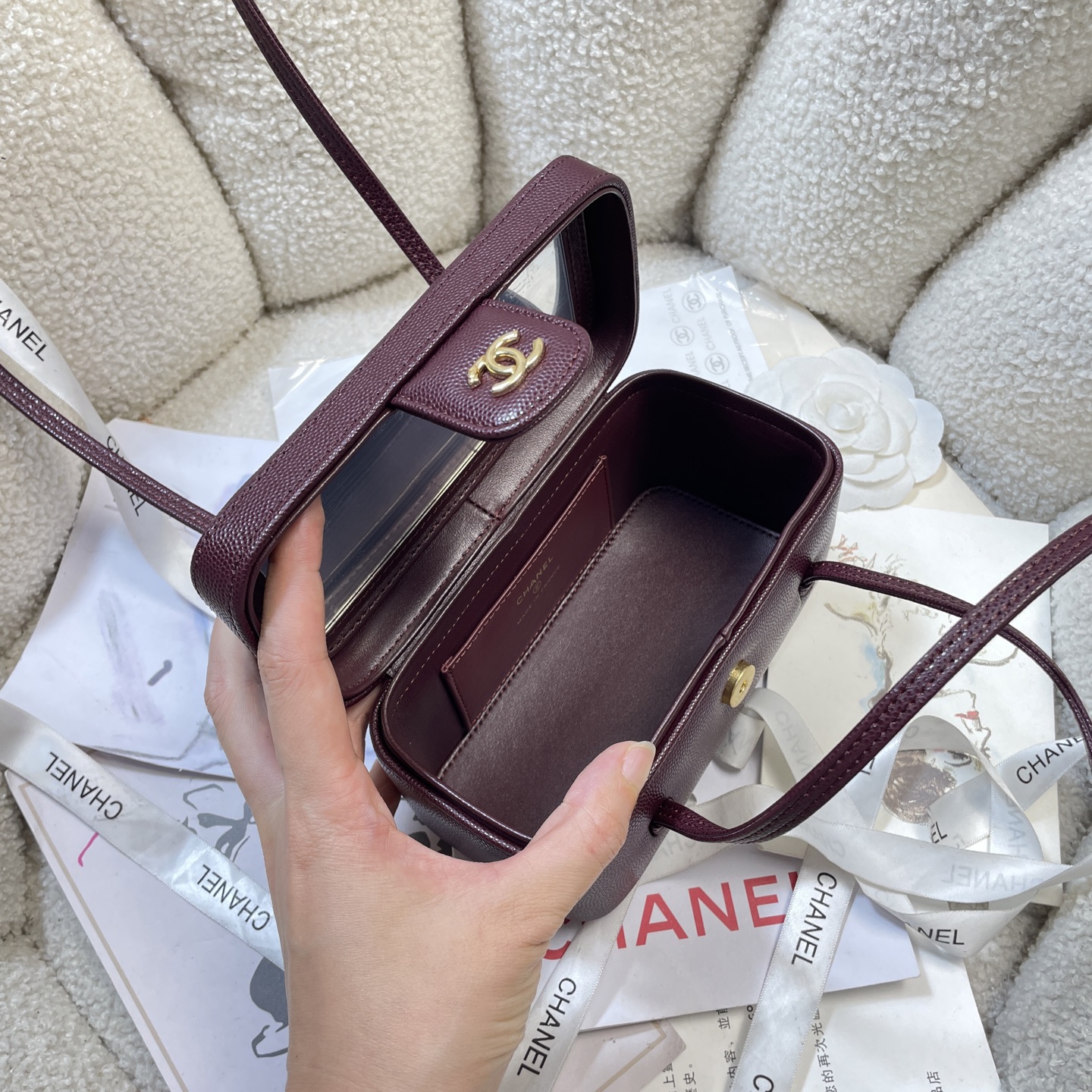 Chanel Style Shoulder Bag style reference detail image 8 from source 785948