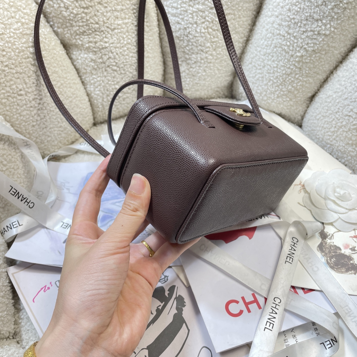 Chanel Style Shoulder Bag style reference detail image 3 from source 785951