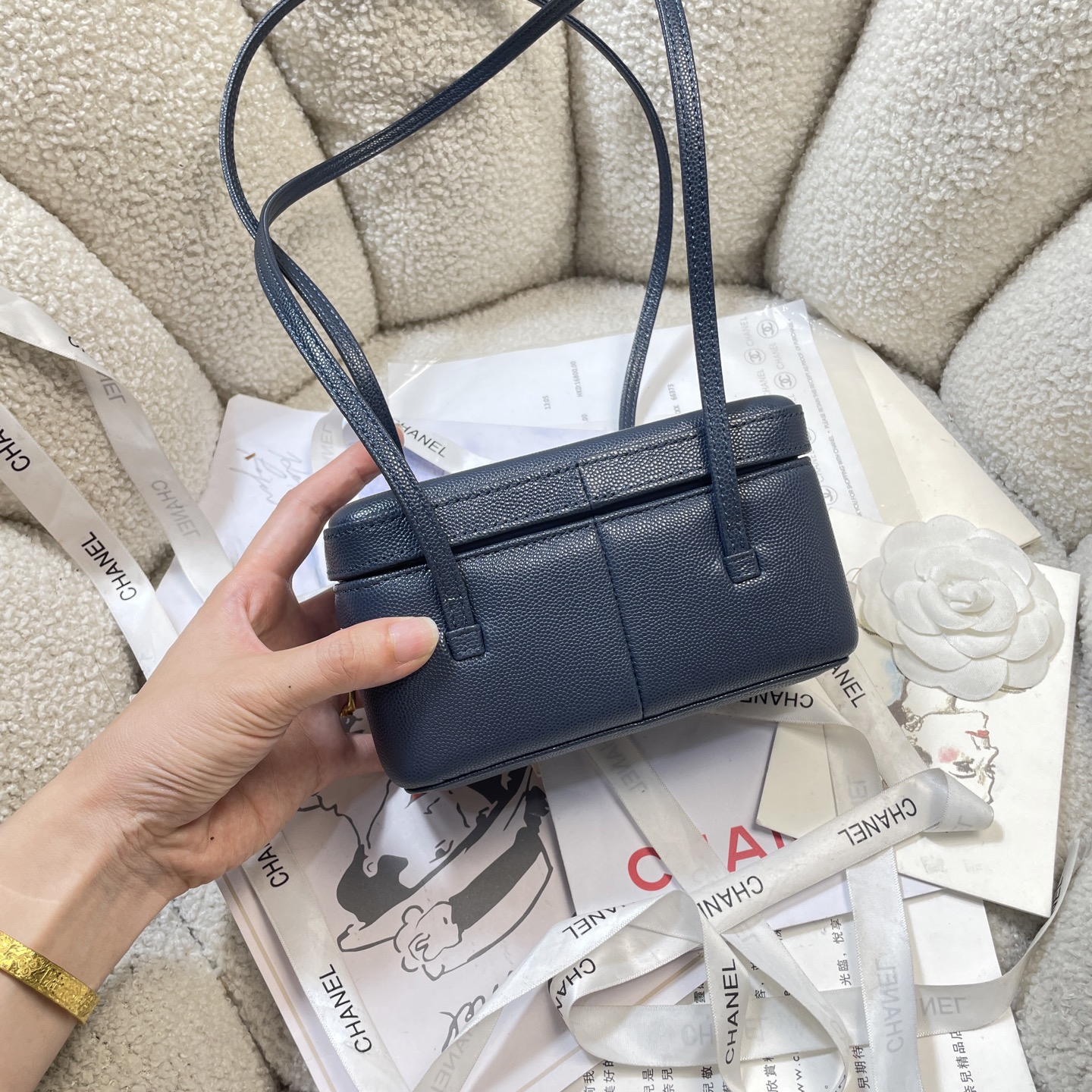 Chanel Style Shoulder Bag style reference detail image 4 from source 785962