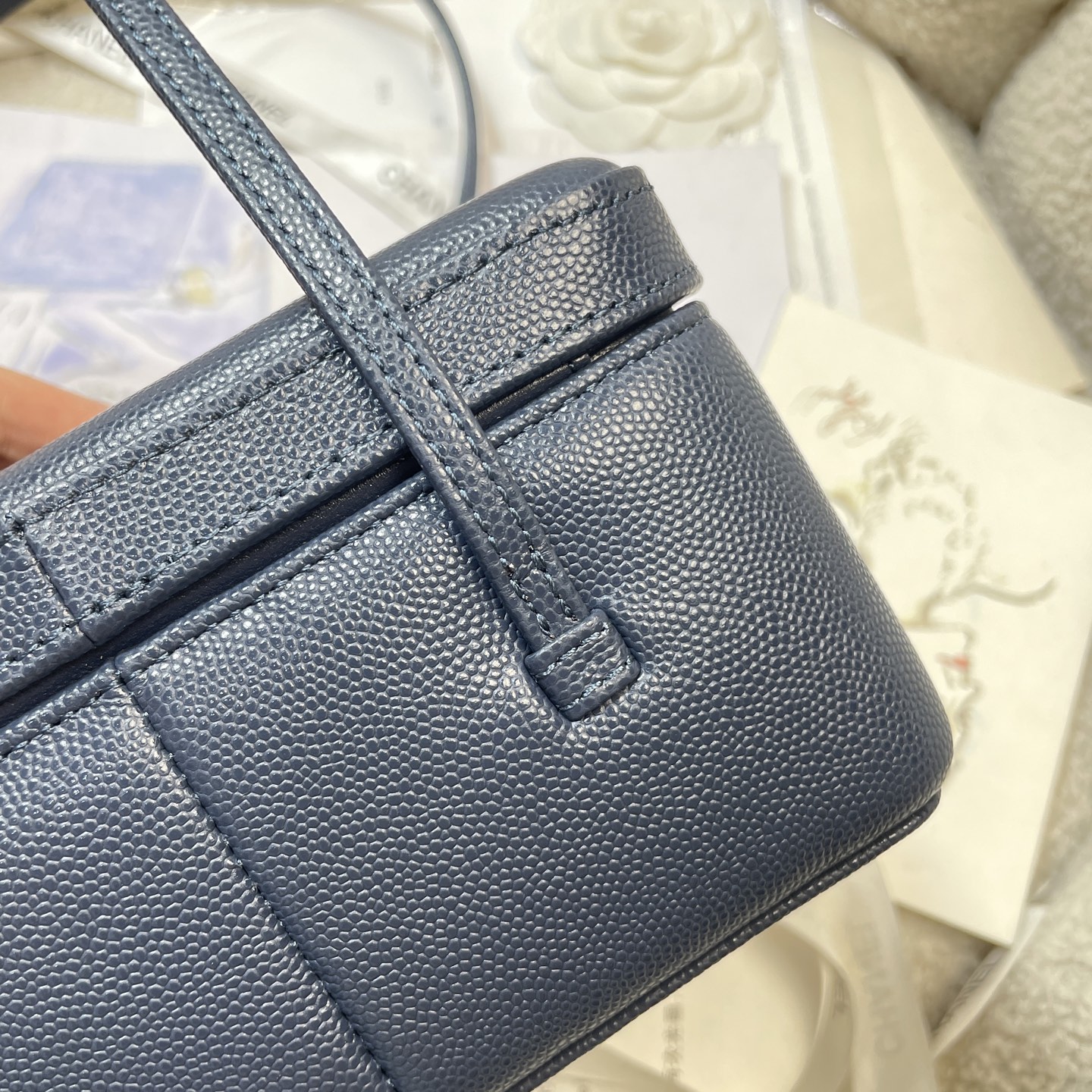 Chanel Style Shoulder Bag style reference detail image 7 from source 785962