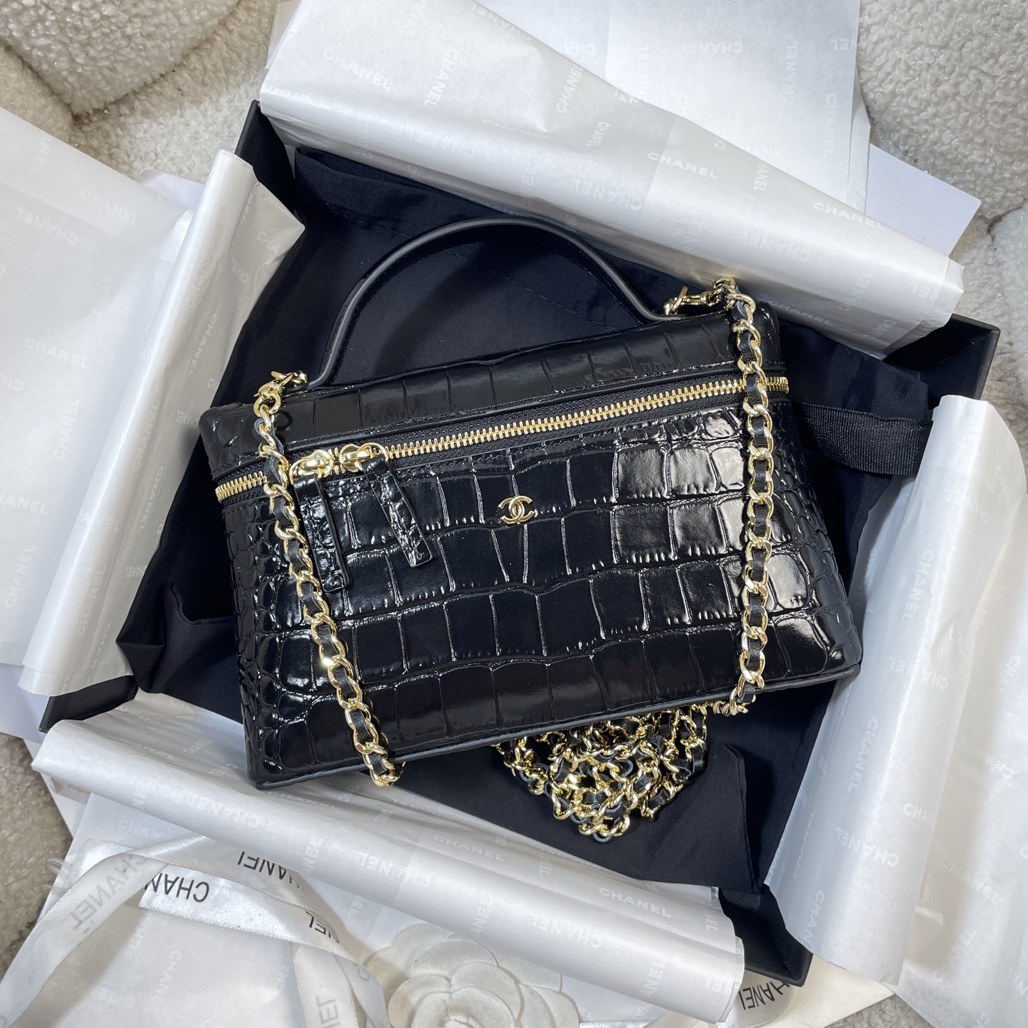 CHANEL Vanity With Chain