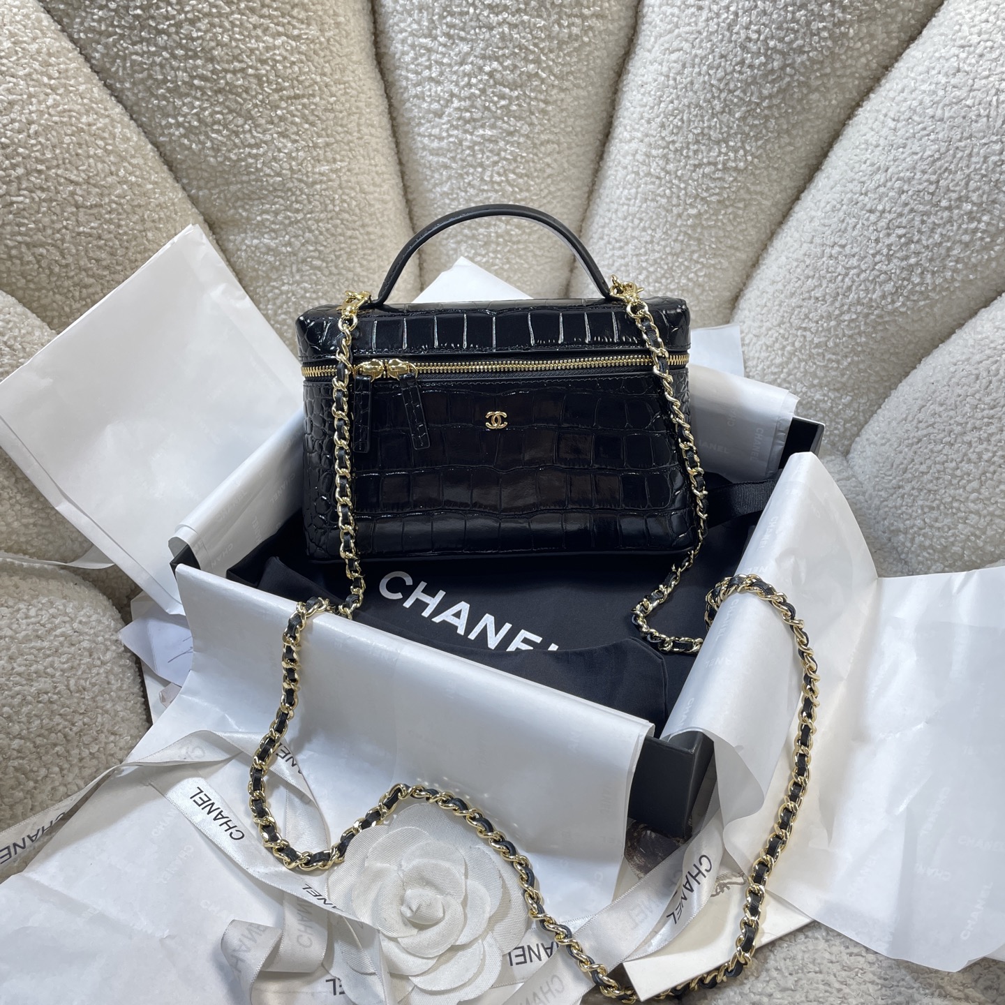 CHANEL Vanity With Chain