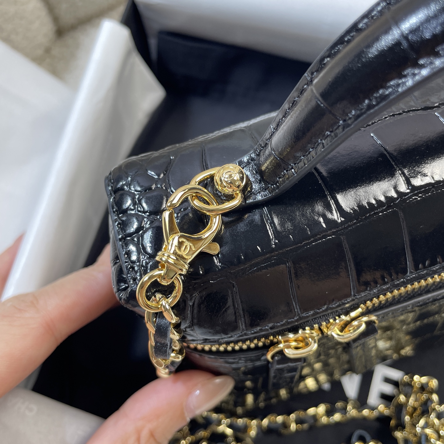 CHANEL Vanity With Chain