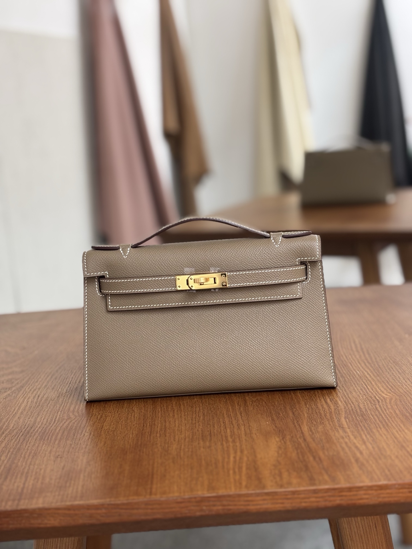NO:699737,First Generation Mini Kelly 22cm Elephant Gray Gold Buckle Imported Esom Leather Waxed Thread Fully Hand Sewn, Hermes, hermes, Hermes,19860909一代Mini Kelly 22cm 大象灰 金扣 进口esom皮 蜡线全手缝,爱马仕,hermes,Hermes,,Bag