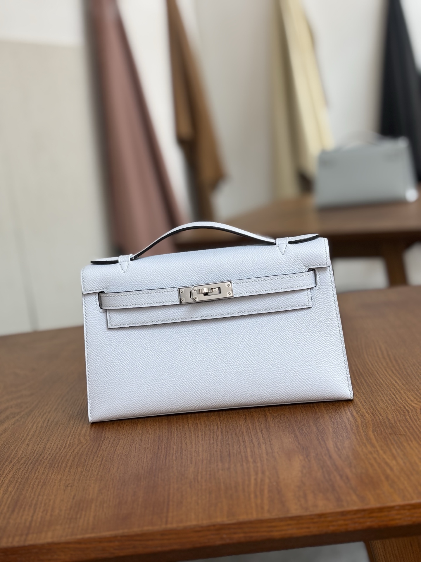 NO:699741,First generation Mini Kelly 22cm haze blue silver buckle imported esom leather waxed thread fully hand-sewn, Hermes, hermes, Hermes,19860909一代Mini Kelly 22cm 雾霾蓝 银扣 进口esom皮 蜡线全手缝,爱马仕,hermes,Hermes,,Bag
