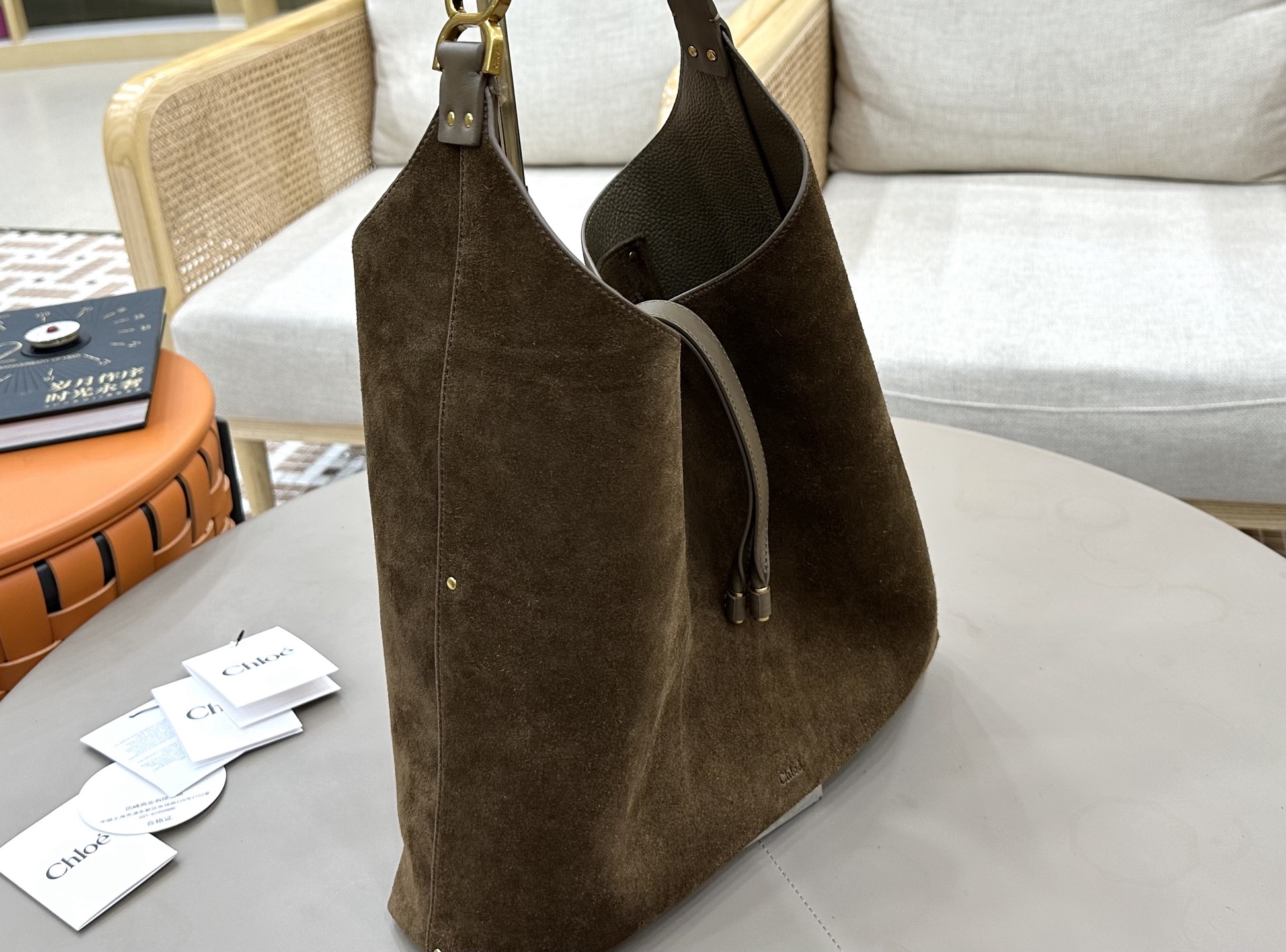 Chloé Chloe's new suede Hobo bag is available on the 26th! ! !