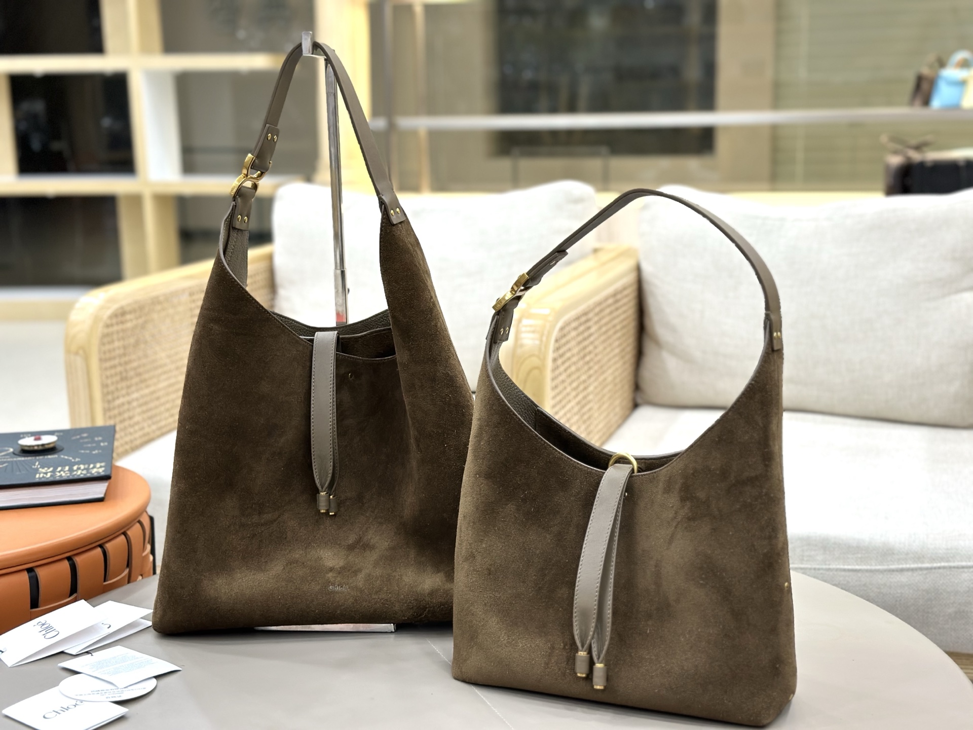 Chloé L765-8 small size VS L765-9 large size