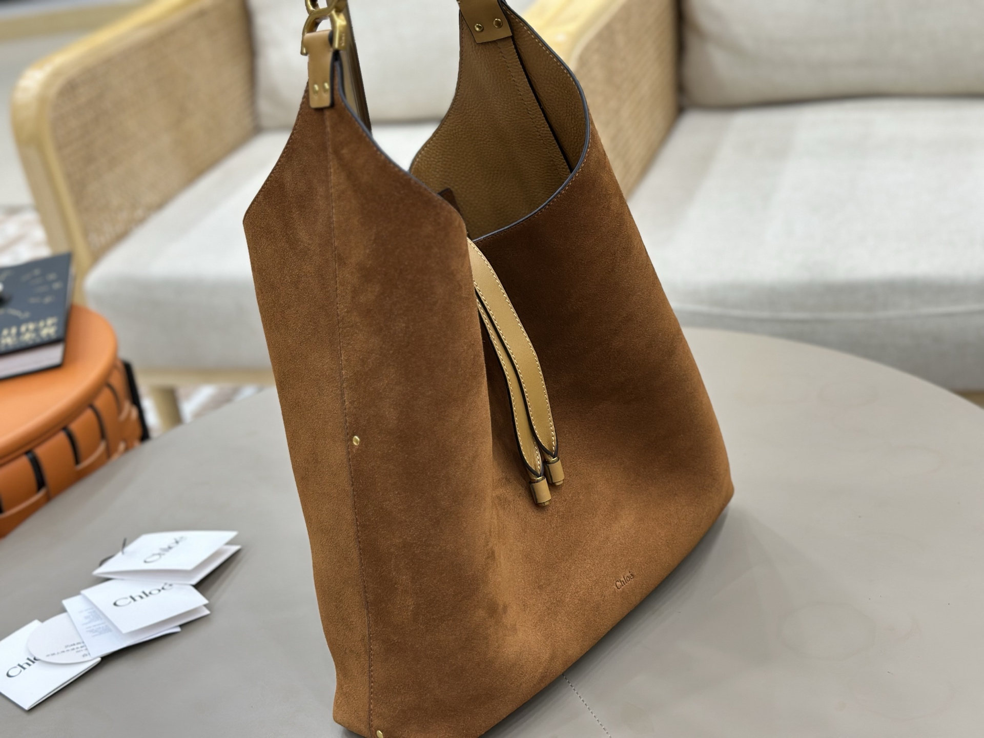 Chloé Chloe's new suede Hobo bag is available on the 26th! ! !
