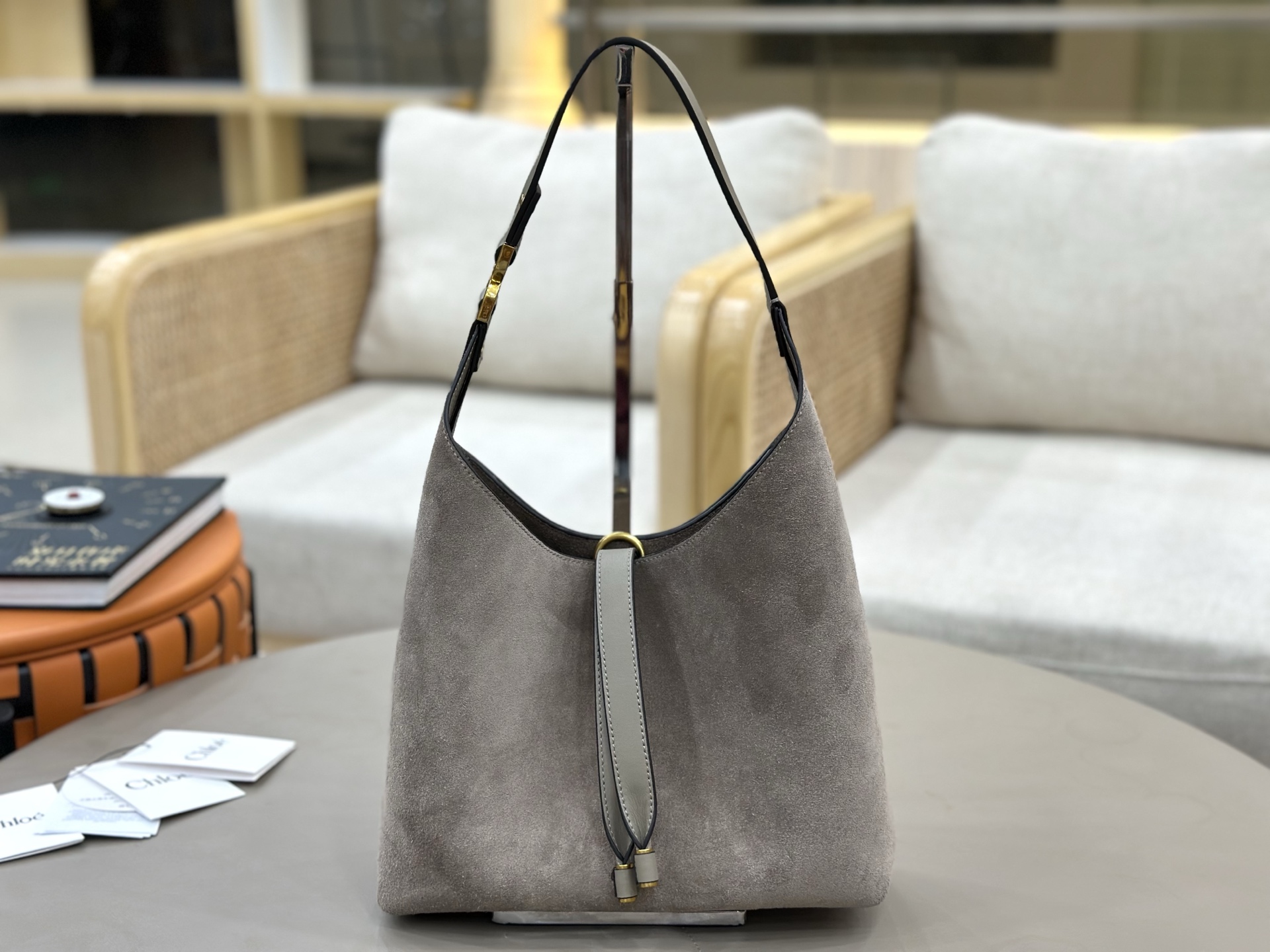 _dm99sQuxVcubx9w5YwlukeVzUJqik-rcUw0scXQ