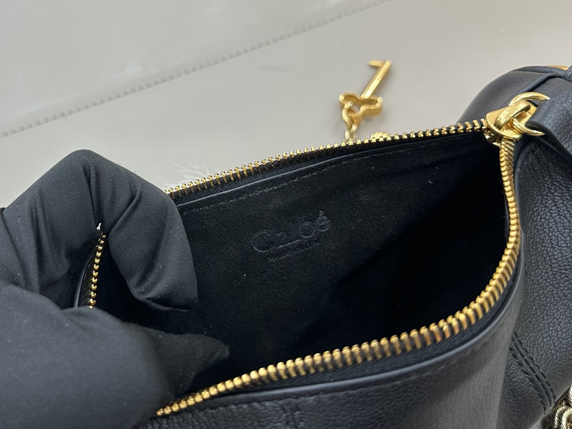 Chloe Gravity Show Handbag​​
🖤Chloe gravity show handbag, imported goat leather + metal chain, full of retro and modern feel✨ photo 4