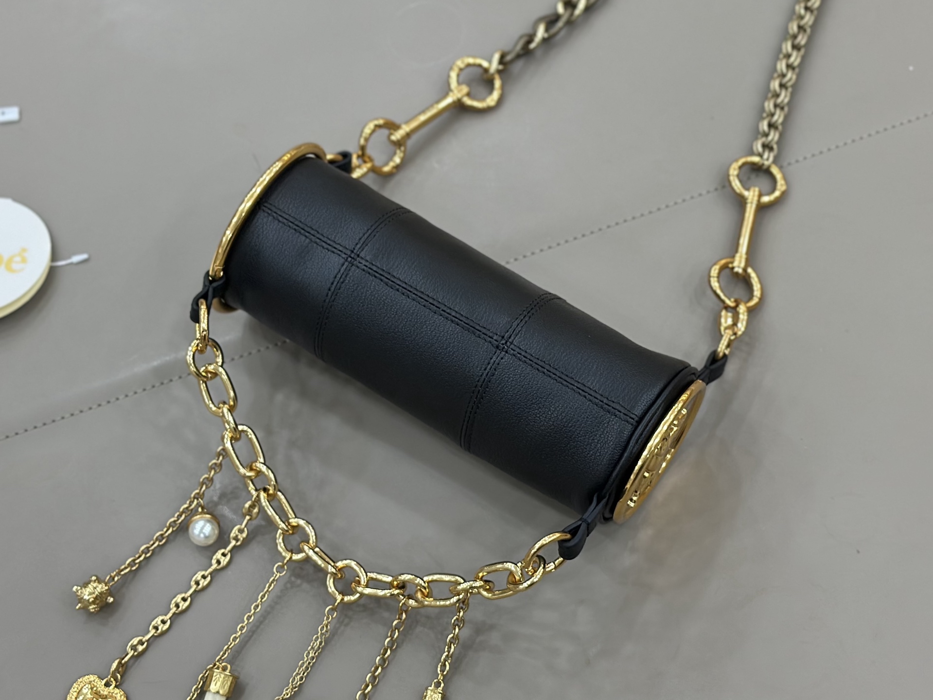 Chloe Gravity Show Handbag​​
🖤Chloe gravity show handbag, imported goat leather + metal chain, full of retro and modern feel✨ photo 5