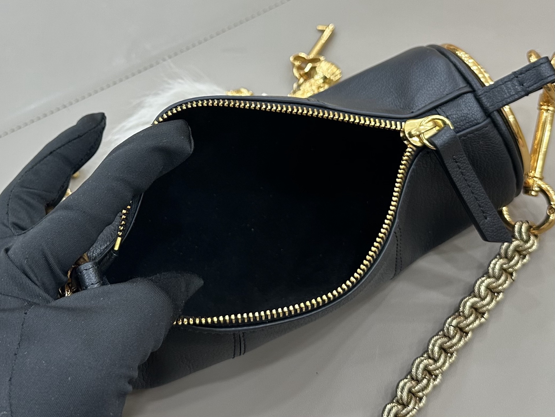 Chloe Gravity Show Handbag​​
🖤Chloe gravity show handbag, imported goat leather + metal chain, full of retro and modern feel✨ photo 6