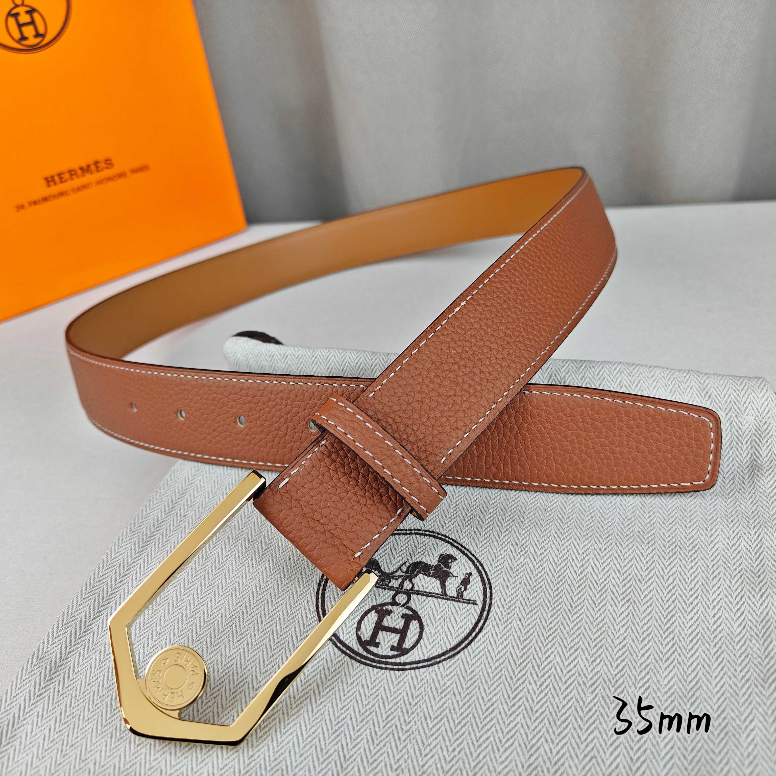 Hermès 爱马仕 新款皮带  原单品质  进口头层牛皮 土黄色荔枝纹面搭配土黄色平纹底  35mm宽