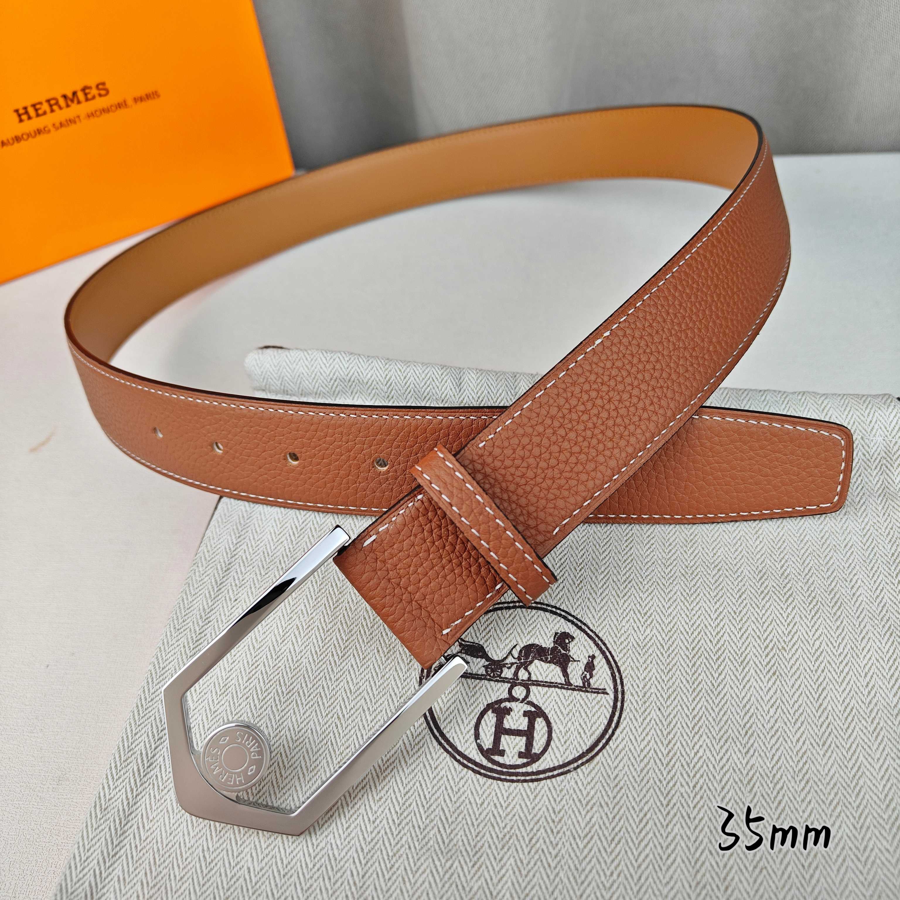 Hermès 爱马仕 新款皮带  原单品质  进口头层牛皮 土黄色荔枝纹面搭配土黄色平纹底  35mm宽
