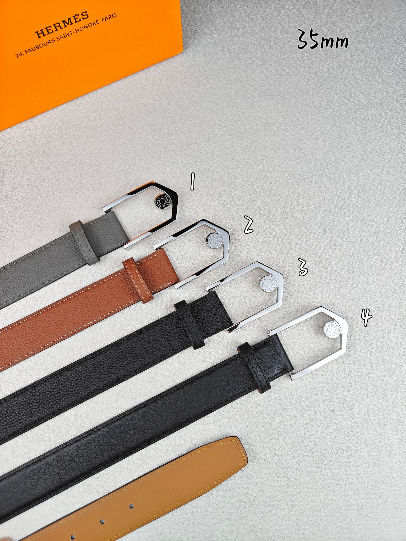 Hermès 爱马仕 新款皮带  原单品质  进口头层牛皮 荔枝纹/平纹面搭配土黄色平纹底  35mm宽