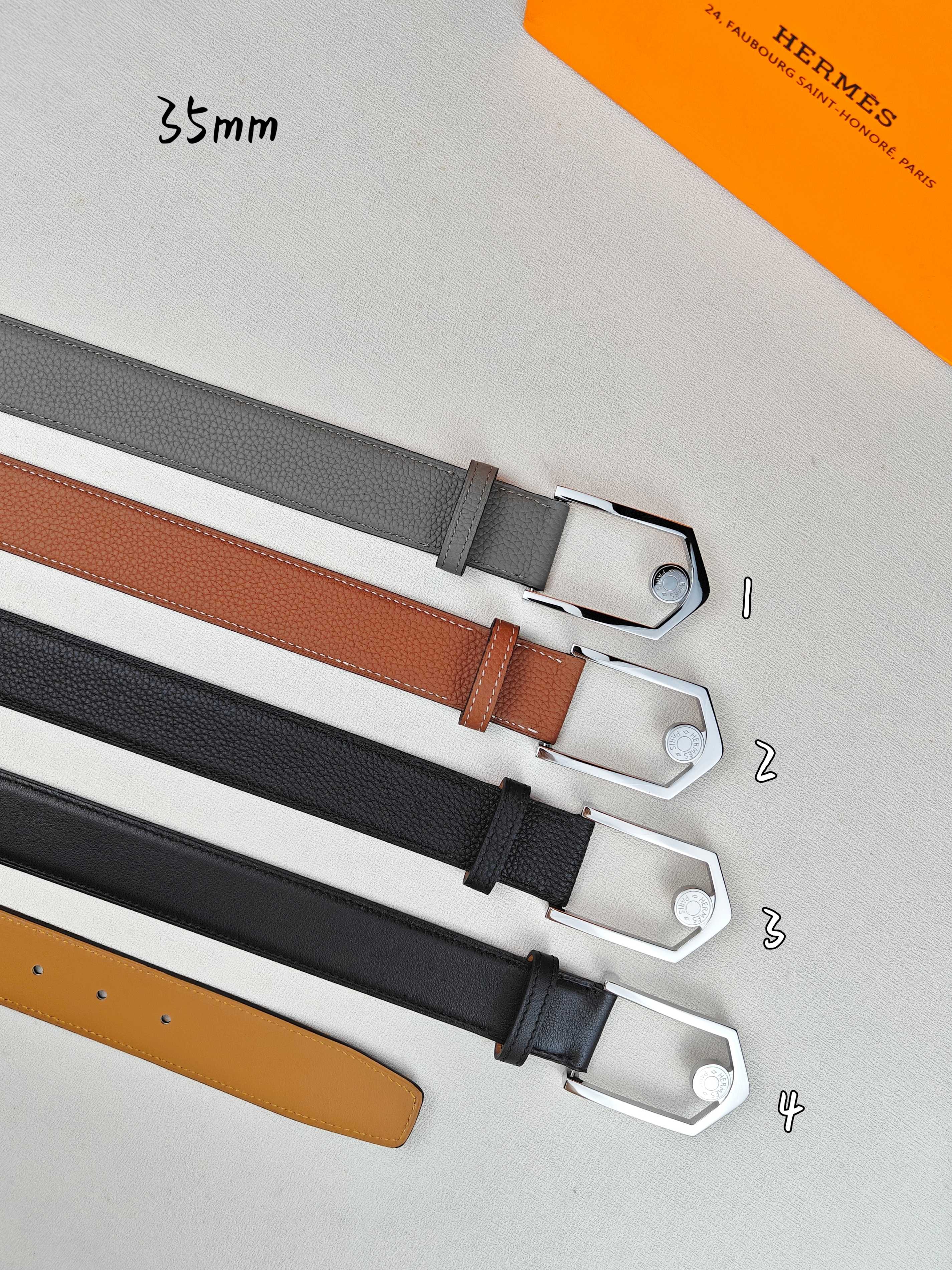 Hermès 爱马仕 新款皮带  原单品质  进口头层牛皮 荔枝纹/平纹面搭配土黄色平纹底  35mm宽