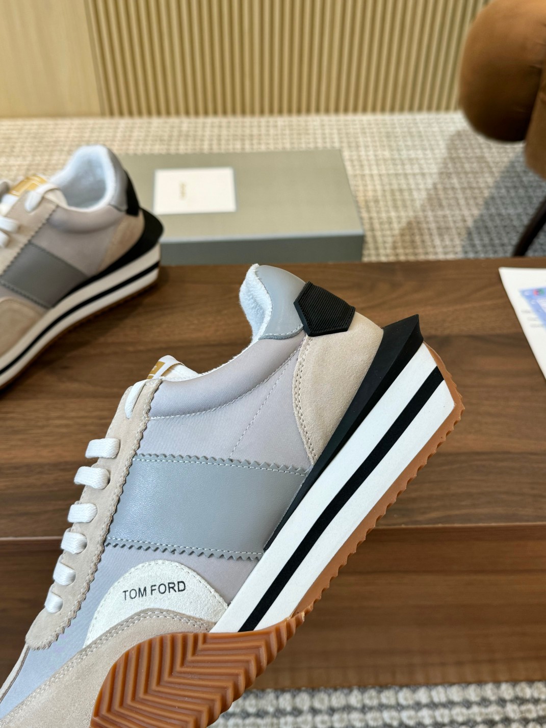 P360 Tom [TOM FORD] U.S. retro luz de lujo Parejas modelos de primavera y verano para llevar a otoño