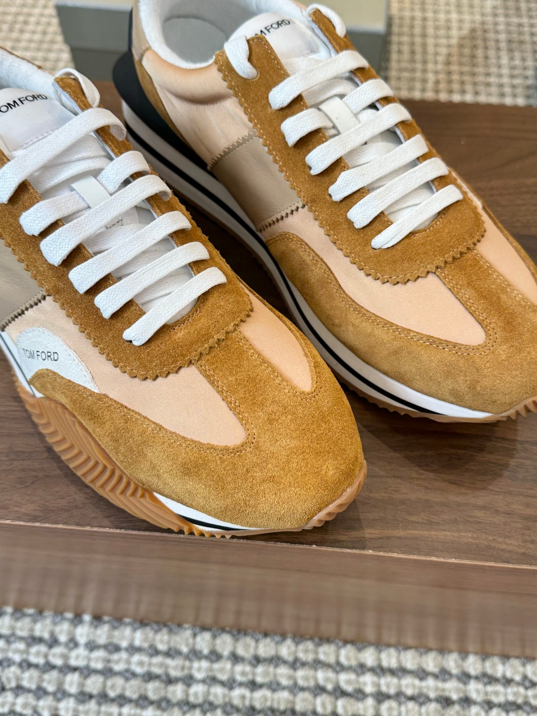 P360 Tom [TOM FORD] U.S. retro luz de lujo Parejas modelos de primavera y verano para llevar a otoño