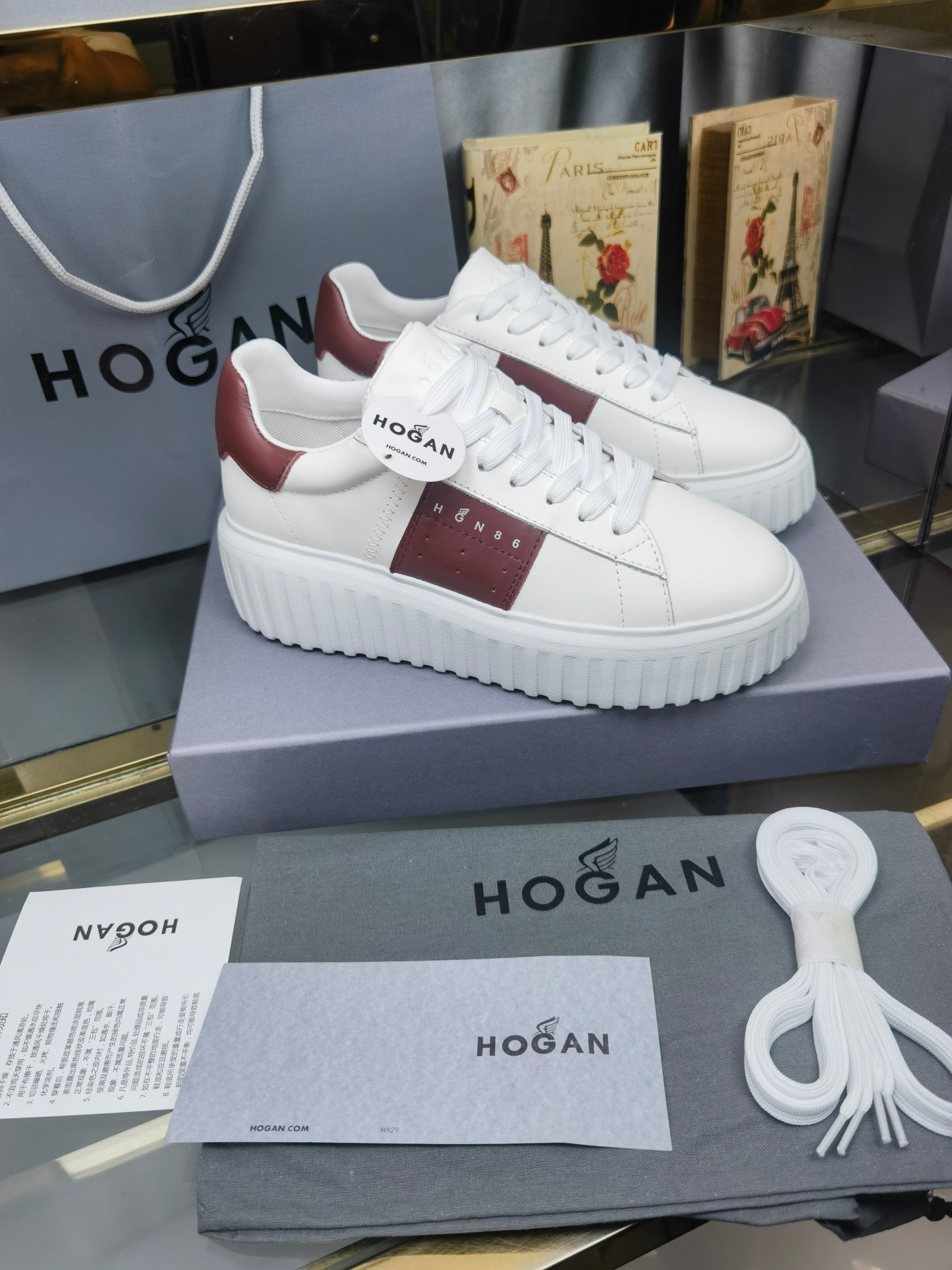 NO:351745,HOGAN Hogan New style of picture change will explode H-STRIPES series couples' thick-soled biscuit shoes airships casual sneakers. Top version original purchase and development. This H-STRIPES series sports shoes adopt vertical strips and corrugated thick-soled design, making the whole shoe feel new and energetic, shuttle style, seize the focus of sight, and set off a modern urban trend. Original custom imported cowhide material, original custom-made breathable net, exclusive mold opening and ultra-light foaming material, bottom thickness is about 5.5cm, size 35-45,,hogan, sneakers, cowhide19860909HOGAN·霍根 新款转图必爆 H-STRIPES系列情侣款厚底饼干鞋飞艇鞋休闲运动鞋. 顶级版本原版购入开发做货 此款H-STRIPES系列运动鞋采用竖条和波纹的厚底设计,令整鞋焕发新意活力,穿梭型格畅想,抢占视线焦点,再掀现代感都市风潮. 面料原版定制进口牛皮材质 内里原版定制透气网里 鞋底独家开模超轻发泡材质 底厚约5.5cm 码数35-45,,hogan,sneakers,cowhide,Men's shoes