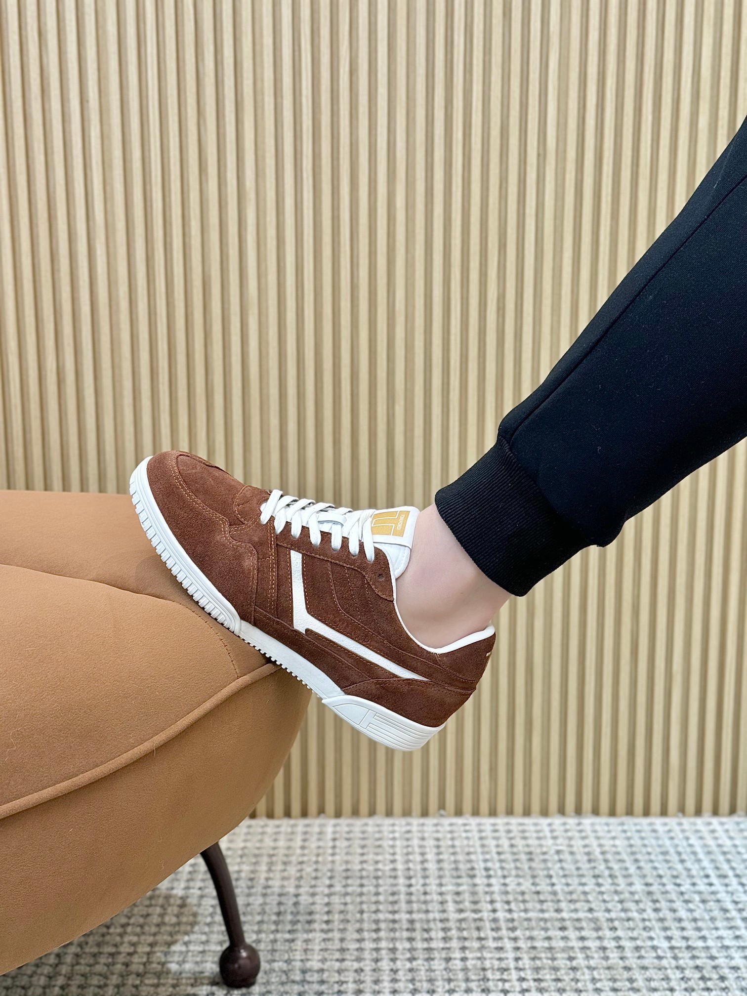 NO:271149,Tom TOM FORD American fashion light luxury 2025 hot model [Firecracker][Strong] size39-45[Strong][Strong] TOM FORD comes from European and American brands, original trading order, rare in China, not easy to collide [Strong][Strong] Wear in spring and summer to autumn and winter, cross the temperature difference limit, and can control various styles of wear, fabrics, classic contrasting color splicing, casual and versatile, imported sheepskin in the inner foot pad is more sweat-absorbing, and 3cm inside the foot pad makes your feet more comfortable. Exclusive mold opening and then fill the combination imported wear-resistant velvet contrasting colored large bottom, which extremely tests the process requirements, and is comfortable and versatile when worn, perfect lines. [Strong][Strong] Top original order quality, supports counter comparison  Various color factories continue to synchronize the official website update...39-45, (38-46 fixed codes do not return or replace) pictures will explode. [Firecrackers][Firecrackers][Firecrackers][Firecrackers][Fireworks][Fireworks][Fireworks],,tom ford,sheepskin19860909实价汤姆 TOM FORD 美国时尚轻奢2025爆款款[爆竹][强]size39-45[强][强]TOM FORD来自欧美品牌,贸易原单,国内罕见,不易撞款 [强][强]春夏穿到秋冬,跨越温差限制,又能驾驭各种风格穿搭,面料 经典撞色拼接 休闲百搭,内里垫脚进口羊皮更加吸汗,垫脚内增3cm让您的脚更加舒服.独家开模再填充组合进口耐磨绒撞色大底,极度考验工艺要求,穿上舒适百搭 线条完美.[强][强]顶级原单品质,支持专柜比对 各种颜色工厂持续同步官网更新…39-45,（38-46定码不退不换）转图必爆.[爆竹][爆竹][爆竹][烟花][烟花][烟花],,tom ford,sheepskin,Men's shoes