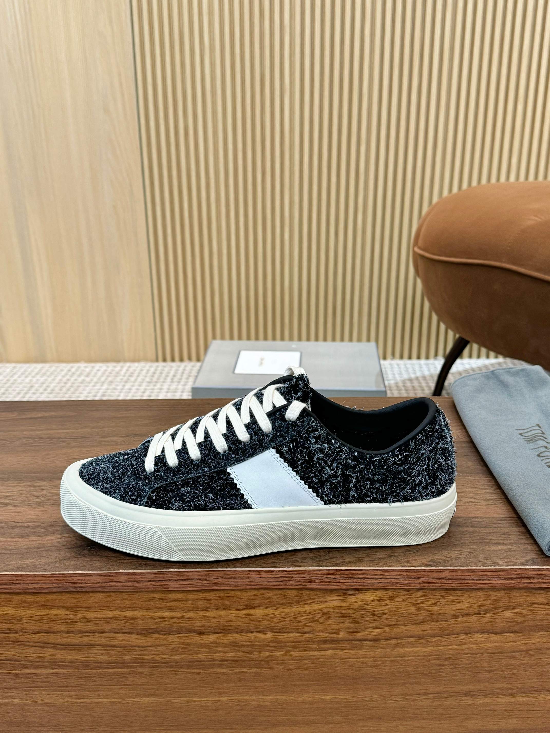 Tom Ford Men's Black and White Suede Low-Top Sneakers - Iconic Style 2 a1746411005483 5637