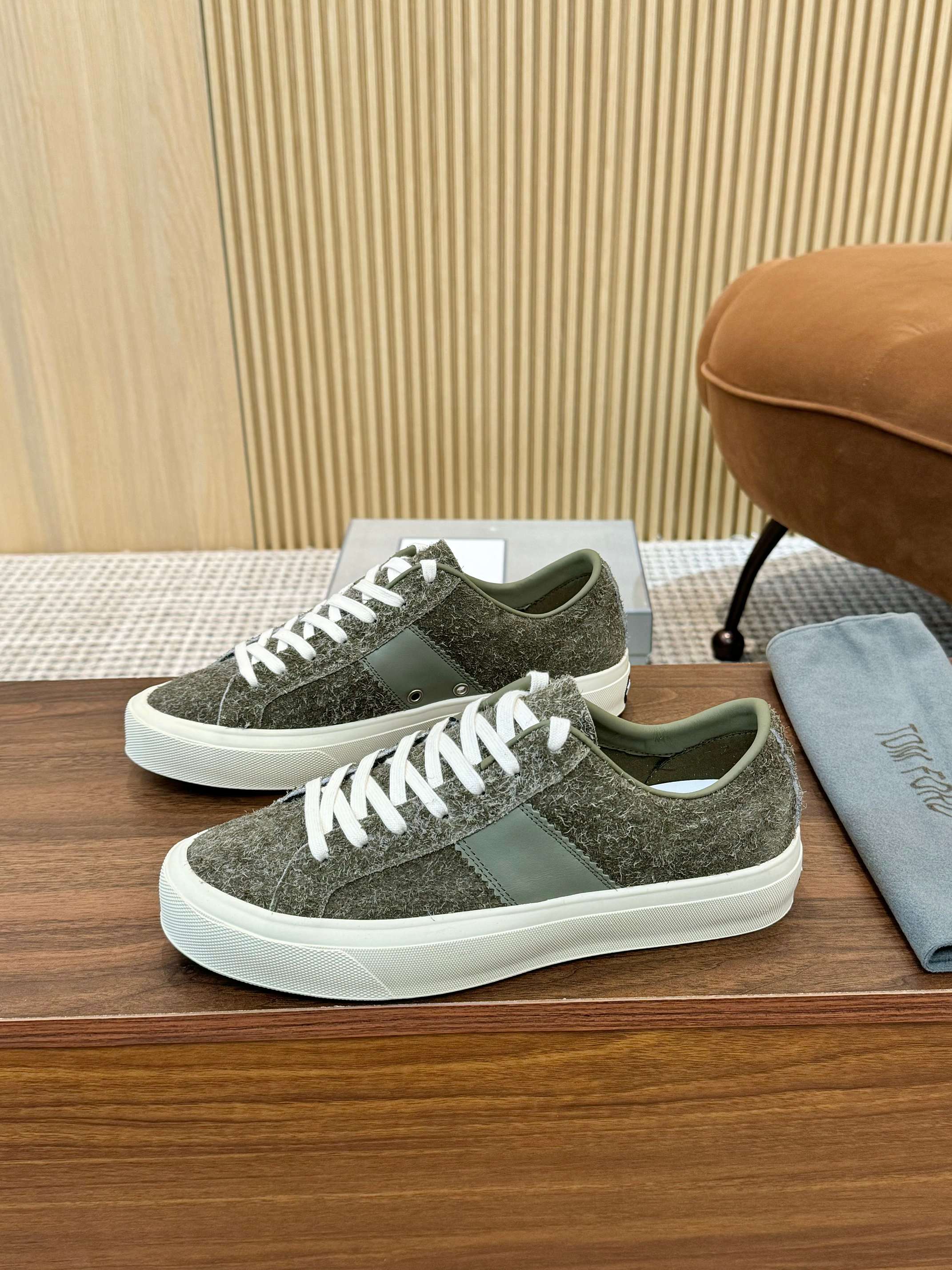 Tom Ford Men's Suede Low-Top Sneakers Casual Lace-Up Shoes 3 a1746411131625 7485