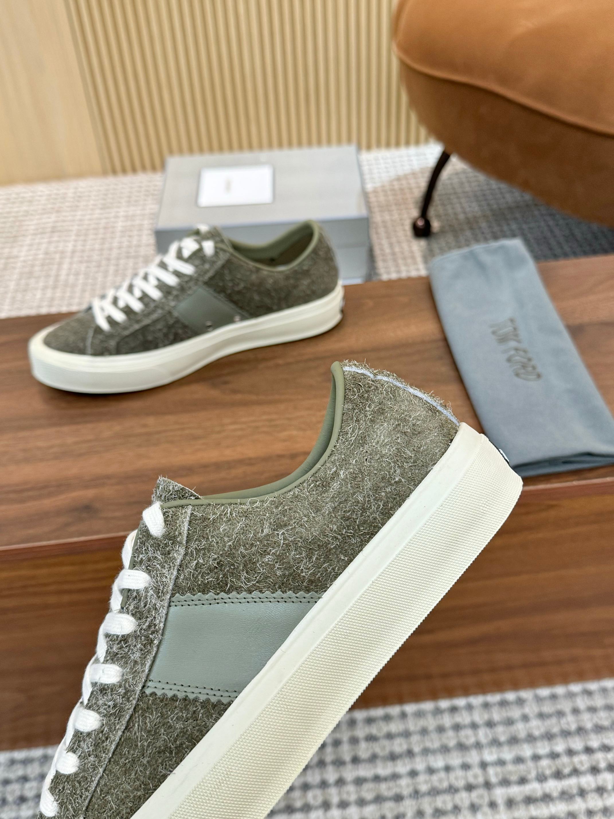 Tom Ford Men's Suede Low-Top Sneakers Casual Lace-Up Shoes 8 a1746411135177 8052