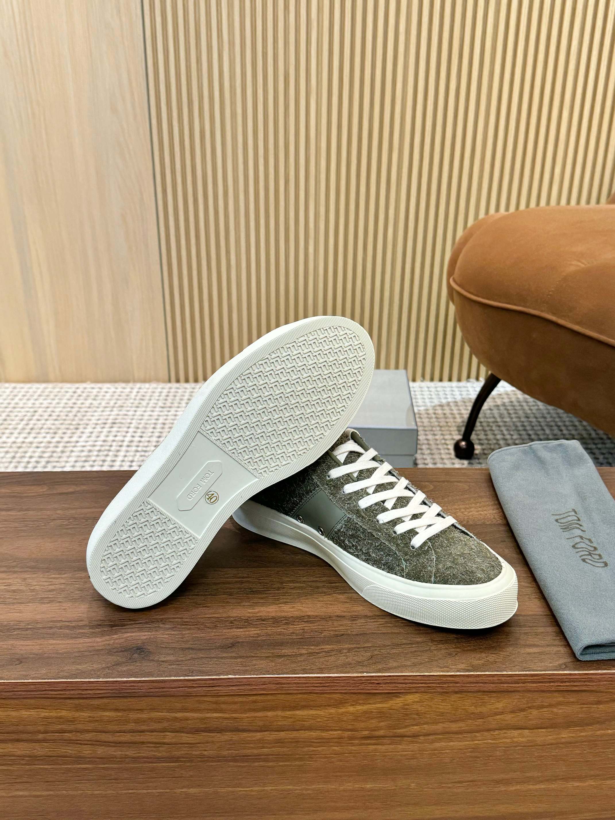 Tom Ford Men's Suede Low-Top Sneakers Casual Lace-Up Shoes 10 a1746411135482 4037