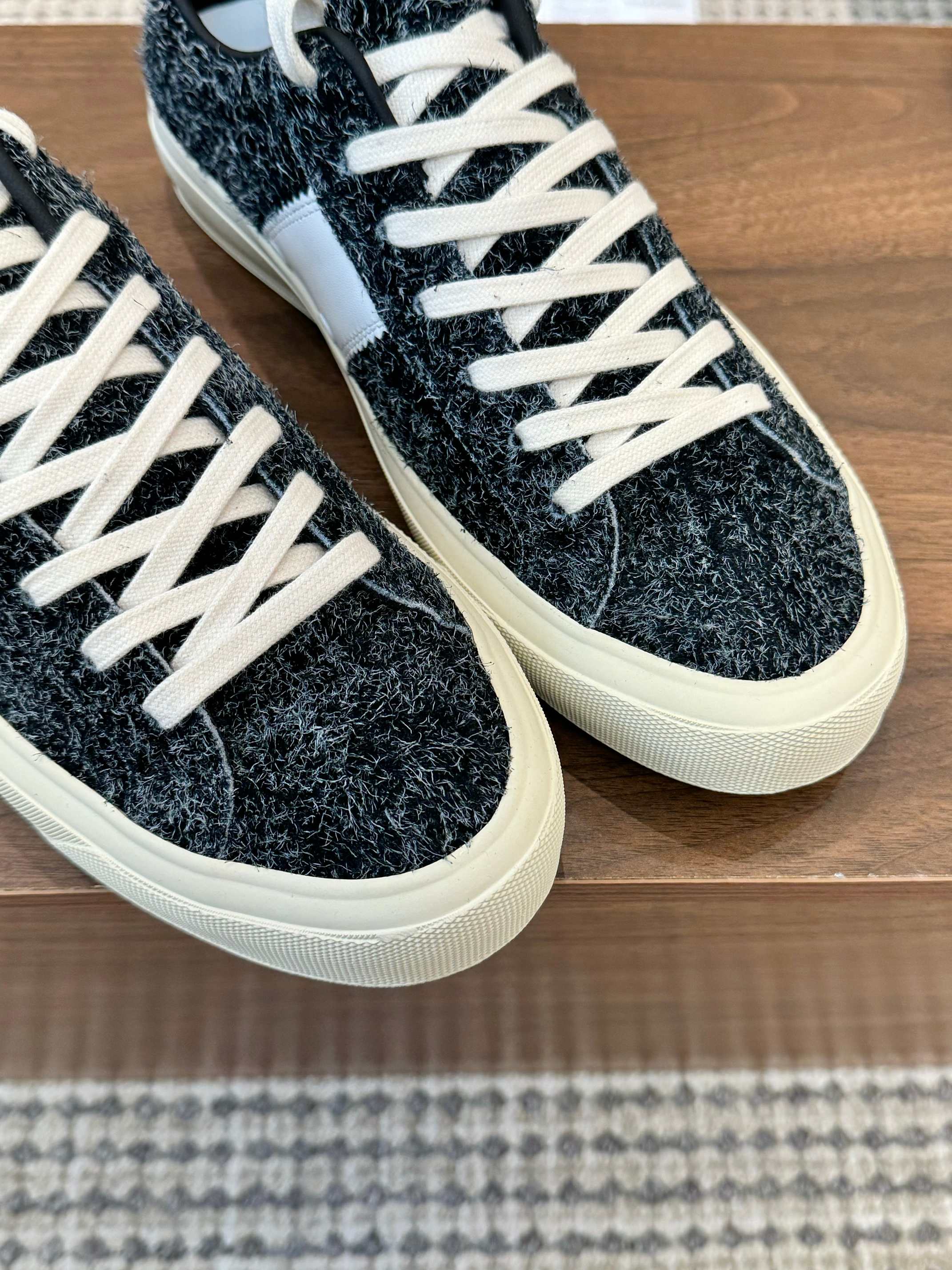 Tom Ford Men's Black and White Suede Low-Top Sneakers - Iconic Style 8 a1746411168074 6505