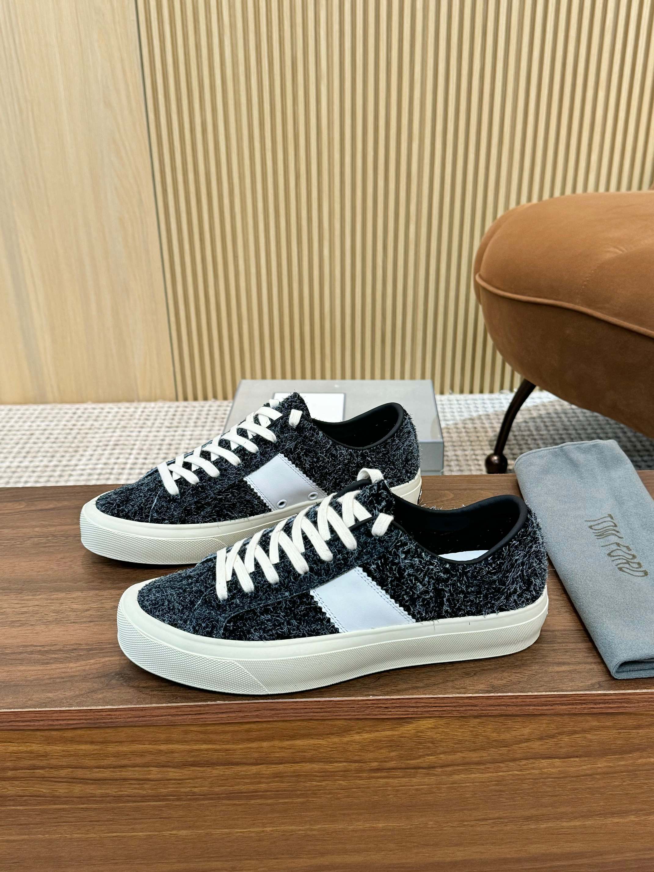 Tom Ford Men's Black and White Suede Low-Top Sneakers - Iconic Style 7 a1746411168413 5581