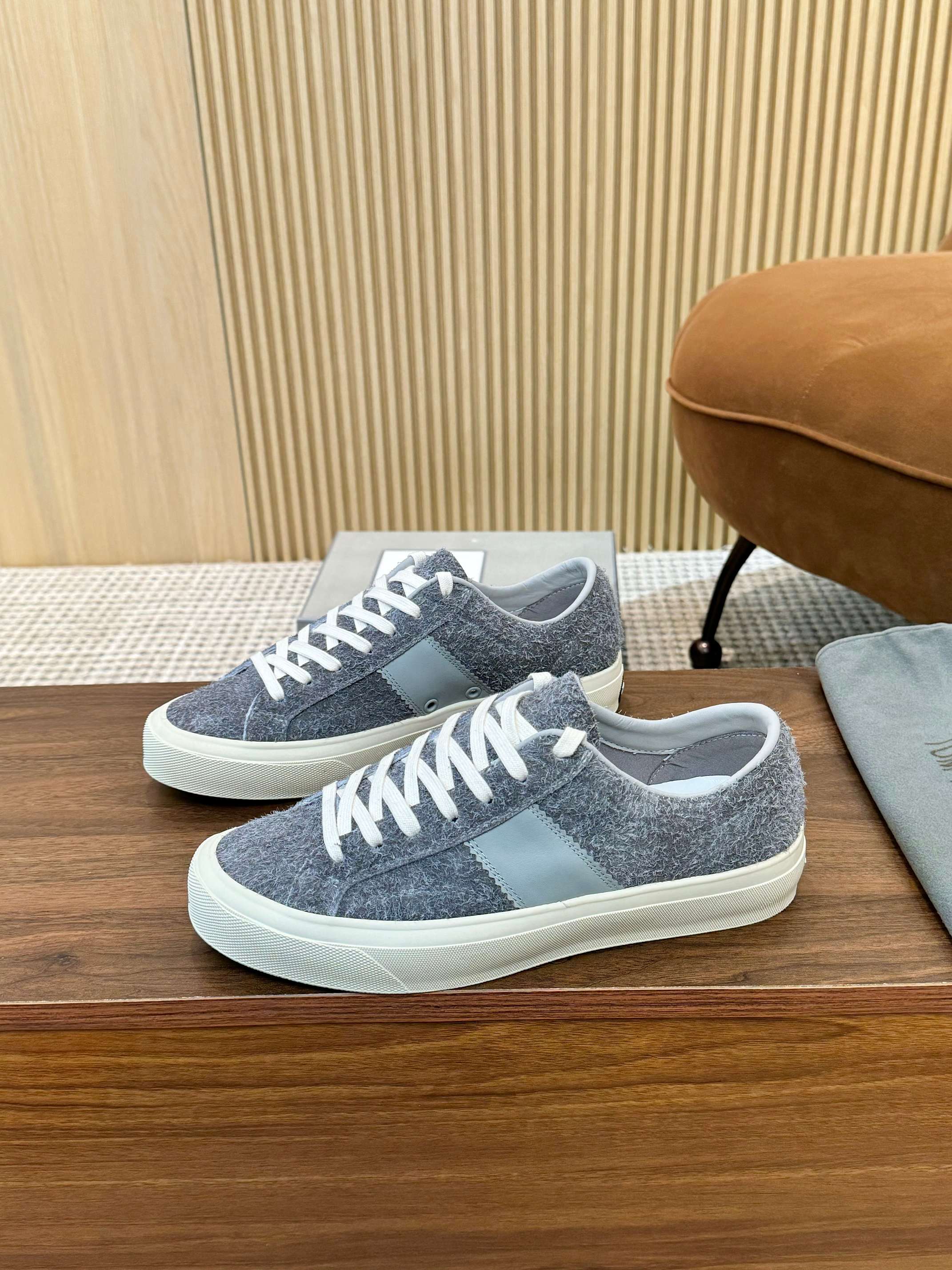Tom Ford Men's Gray Suede Low-Top Sneakers Designer Casual Shoes 3 a1746411249493 5816