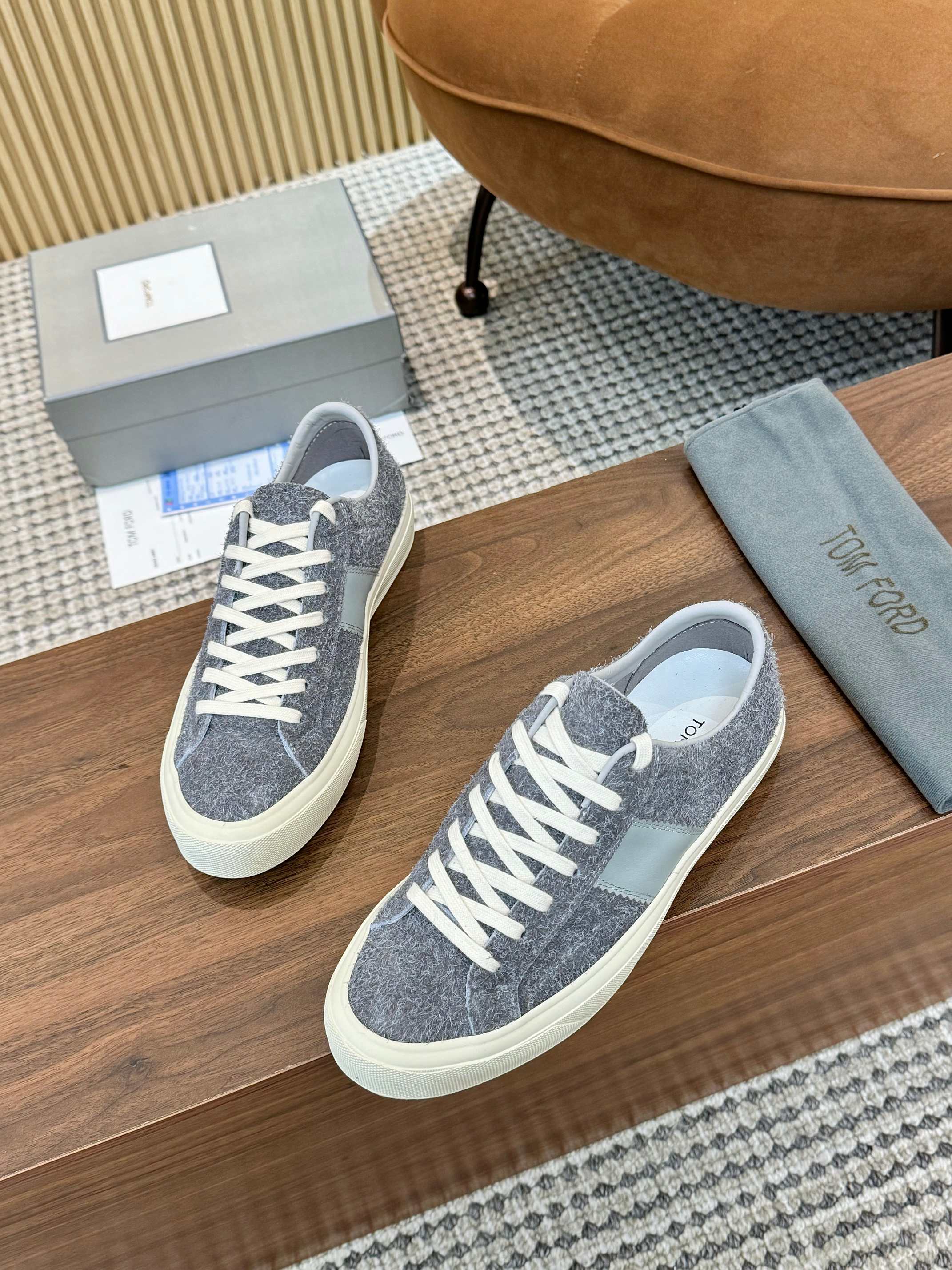 Tom Ford Men's Gray Suede Low-Top Sneakers Designer Casual Shoes 6 a1746411249785 6230