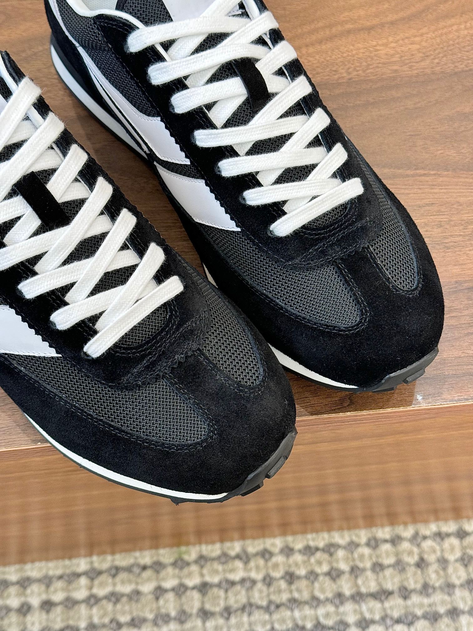 Tom Ford Mick Sneakers: Classic Luxury Shoes for Your Closet - 图片 5