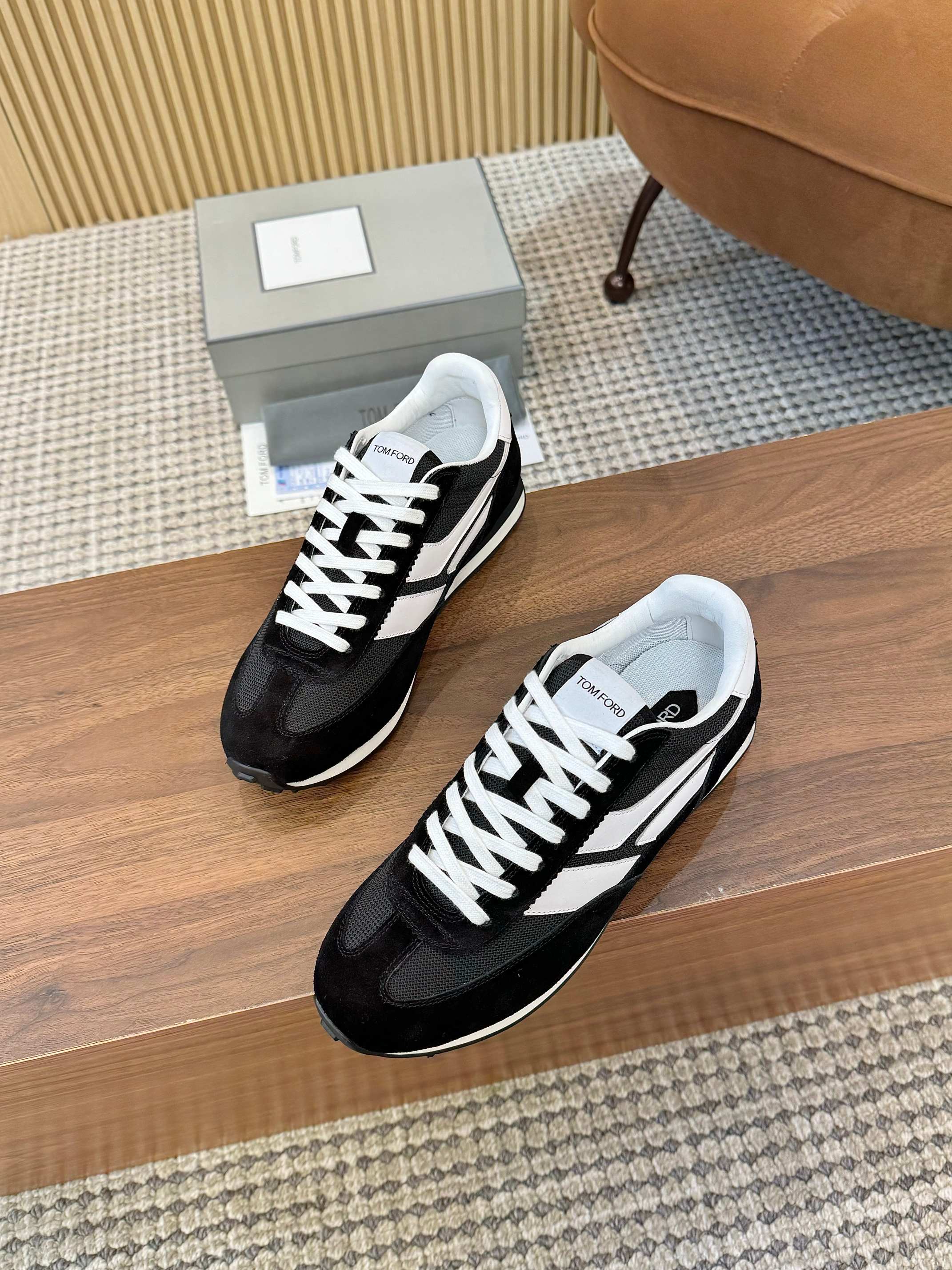 Tom Ford Mick Sneakers: Classic Luxury Shoes for Your Closet - 图片 8