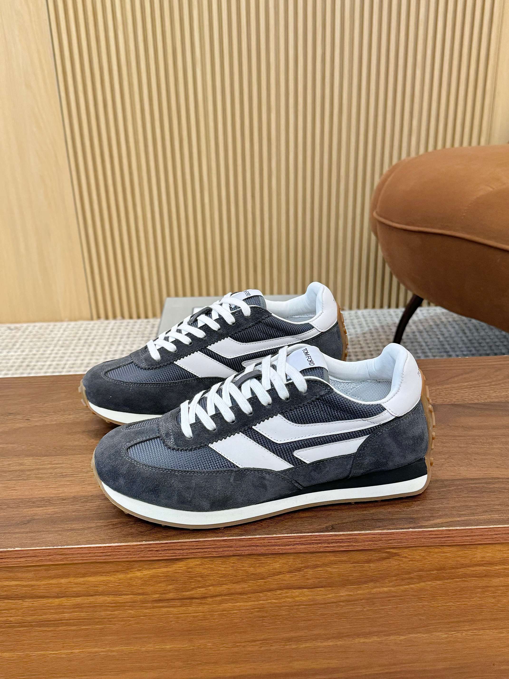 Luxurious Tom Ford Mick Sneakers: Classic, Comfortable, and Stylish in Every Closet - 图片 3