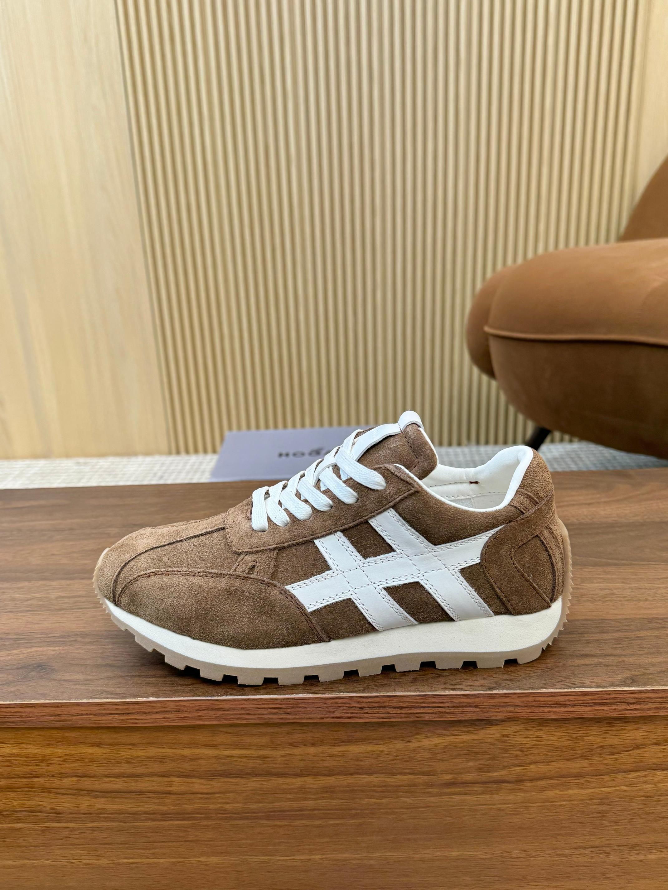 NO:463792,Hogan 2025 new style is popular and pictures will explode, HOGAN Hogan 25/86er series sports and casual Forrest Gump shoes Early spring new product 86er series H671 sports and casual shoes retro fashionable thick-soled shoes, interpreting the brand style with a classic but fashionable design, commemorating the birth of the brand. The workmanship is fine, showing the retro street trend, inheriting the extraordinary style, and giving a gift to the classic [Strong] Fabric: Original ox back fleece [Strong] Lift: Original sheepskin lift [Strong] Outsole: Original outsole [Strong] Size: #35-45 (35 for women 45 for men 45 for custom-made no return and exchange) Custom-made no return and exchange), casual shoes/sports shoes, hogan, sneakers, sheepskin19860909霍根2025新款火爆转图必爆, HOGAN 霍根 25/ 86er系列 运动 休闲 阿甘鞋 早春新品86er系列H671运动休闲鞋复古时尚厚底鞋,以经典而不失时尚的设计演绎品牌风格,纪念品牌诞生之年.做工精细,尽显复古街头潮趣,承续不凡格调,向经典献礼 [强]面料: 原版牛反绒 [强]内里: 原版羊皮内里 [强]大底: 原版大底 [强]Size: #35-45(女35男45定做不退换） 定做不退换）,休闲鞋/运动鞋,hogan,sneakers,sheepskin,Women's Shoes