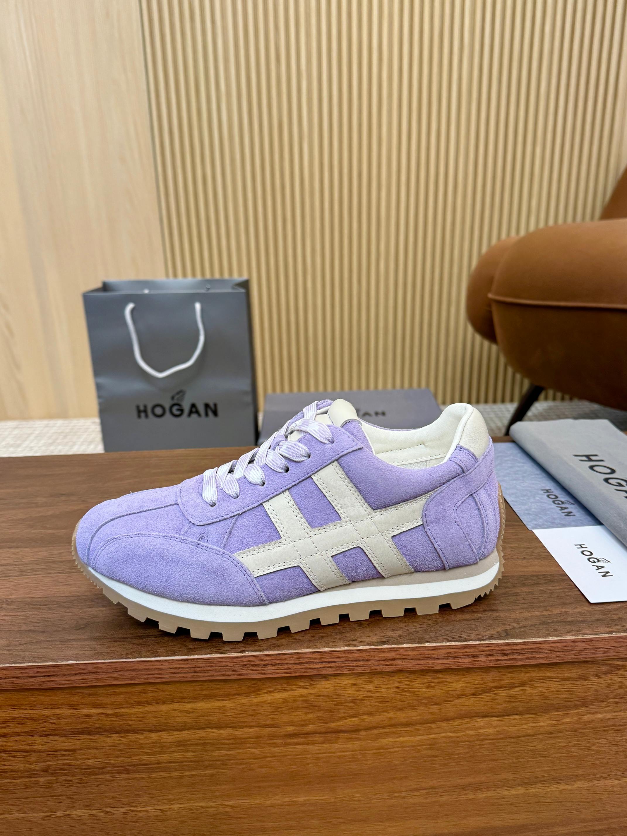 NO:830893,The real-price Hogan hot model is newly released, HOGAN couple's new product 86er series H671 retro casual shoes, lace-up shoe design, exquisite and slightly sturdy, the sole is integrated into the elements of outdoor foot boots, the upper line is smooth, made of polished leather, smooth  Stylish, with elegant piping, the memory foam insole is soft and comfortable. It is a must-choice shoe for men and women, 35-44, (customized 45/46), it will be popular if you repost it...[strong][strong][strong],,hogan,boots19860909实价霍根爆款全新出炉,HOGAN情侣款新品86er系列H671复古休闲鞋,系带鞋设计,精致又略显墩实,鞋底融入户外足靴子元素,鞋面线条流畅,以抛光皮革制成,摩登时尚,搭配雅致的嵌边,记忆泡沫内底柔软舒适.是男神女神的必选好鞋,35-44,（45/46定做）,转图必爆…….[强][强][强],,hogan,boots,Men's shoes