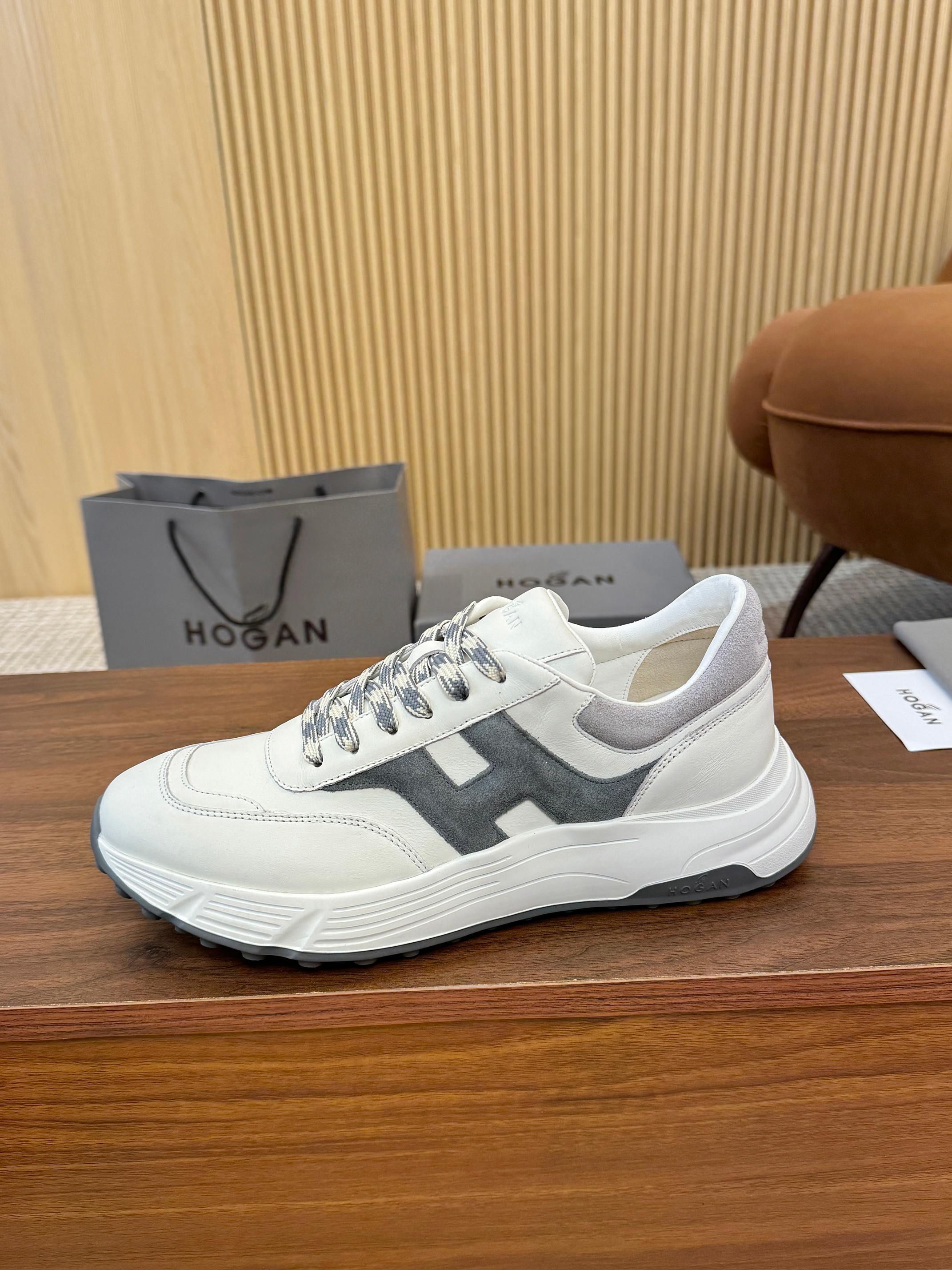 NO:834372,Actual price HOGAN·Hogan 2026 new model must be reposted H-STRIPES series couples thick-soled dad shoes blimp shoes casual sports shoes. The top version of the original version is purchased for development and production. This H-STRIPES series sports shoes adopts a contrasting color high-elastic thick sole and increased height design, which makes the whole shoe full of new vitality, shuttle style and imaginative style, seize the focus of attention, and set off a modern urban trend. The fabric is made of original custom-made imported cowhide material. The lining is original cowhide lining.  The sole is made of exclusive molding, ultra-light and high-elastic material, the sole thickness is about 4.5cm, and the size is women's 36-44, (35/45/46 is custom-made, non-refundable and non-exchangeable),,hogan,sneakers,cowhide19860909实价 HOGAN·霍根 2026新款转图必爆 H-STRIPES系列情侣款厚底老爹鞋飞艇鞋休闲运动鞋. 顶级版本原版购入开发做货 此款H-STRIPES系列运动鞋采用撞色高弹厚底增高设计,令整鞋焕发新意活力,穿梭型格畅想,抢占视线焦点,再掀现代感都市风潮. 面料原版定制进口牛皮材质 内里原版牛皮里 鞋底独家开模超轻高弹材质 底厚约4.5cm 码数女36-44,（35/45/46定做不退不换）,,hogan,sneakers,cowhide,Men's shoes