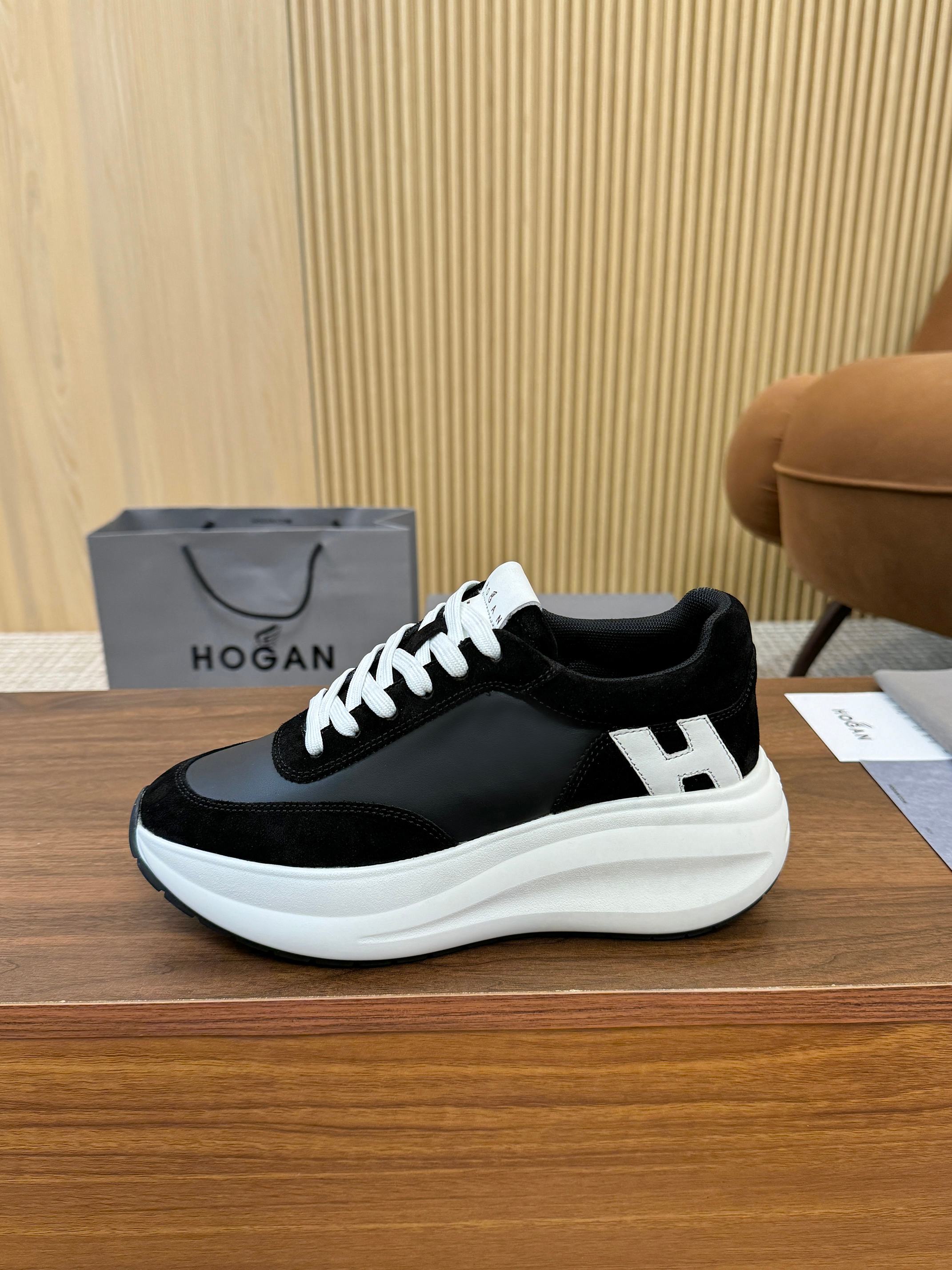 NO:927292,Hogan's latest popular Chunky series H696 thick-soled casual sports shoes HOGAN Chunky sports and casual shoes adopt a new sculptural structure design, with thick soles, comfortable and beautiful, and dynamic style without losing ingenious details. Made of metallic leather and mesh fabrics with ingenious craftsmanship, the upper lines are round and soft. Exquisite packaging at the delivery counter. Fabric: Original custom imported first-layer cowhide. Customized imported breathable mesh lining.  The sole is made of original molded rubber foam material. The sole thickness is 5.5CM. Size: Women's model 35-40 (41 is custom-made and cannot be returned or exchanged). If you repost the picture, it will be popular. [strong][strong][strong], casual shoes/sports shoes, hogan, sneakers, cowhide19860909Hogan霍根 最新爆款Chunky系列H696 厚底 休闲 运动鞋 HOGAN Chunky运动休闲鞋采用全新雕塑感结构设计,搭配厚实鞋底,脚感舒适又不失美感,款式动感而不失匠心细节,以金属色皮革与网眼面料经过匠心工艺打造,鞋面线条圆润柔和 配送专柜精美包装 面料:原版定制进口头层牛皮 内里定制进口透气网里 鞋底原版开模橡胶发泡材质 底厚5.5CM Size : 女款35-40（41定做不退不换）转图必爆.[强][强][强],休闲鞋/运动鞋,hogan,sneakers,cowhide,Women's Shoes