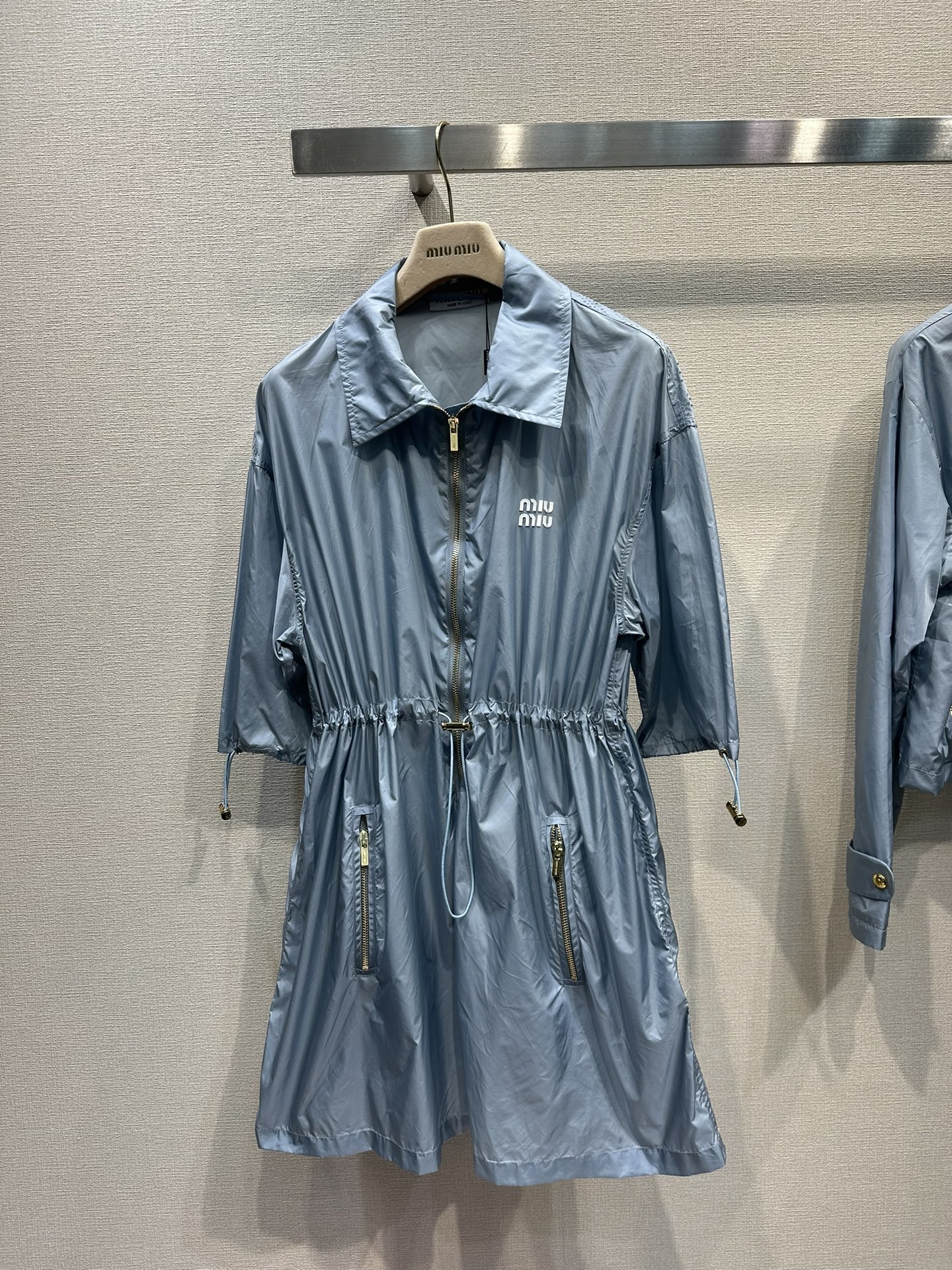 ????????一系列。 miumi‘2024春夏新款连衣裙。一色三码smL
