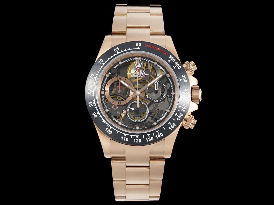 NO:156846,ADG Geneva Craftsman Artisans de Genève Studios latest hollowed-out Ditonna!  1. Two new designs of hollow dials, the hollow dial is paired with a hollow movement, which has a strong sense of mechanical feeling. 2. The artistic cal. The hollow movement reveals the soul of Ditonna through the disassembly of the movement. The aesthetics revolve around meticulous chamfers and hand-decorated bridges, highlighting the mechanical complexity of the watch. This reorganization not only allows you to visually appreciate the gears, but also adds a new dimension to the identity of the model., Dolce & Gabbana19860909ADG 日内瓦工匠Artisans de Genève 工作室的最新款镂空迪通拿！ 1、全新设计的2款镂空表盘,镂空表盘搭配镂空机芯,机械感极强 2、充满艺术气息的cal.镂空机芯,通过机芯的拆解揭示了迪通拿的灵魂.美学围绕着精心倒角和手工装饰的桥板,凸显了腕表的机械复杂性.这种重组不仅可以从视觉上欣赏齿轮,还为模型的身份增添了新的维度.,,Dolce&Gabbana,Watch