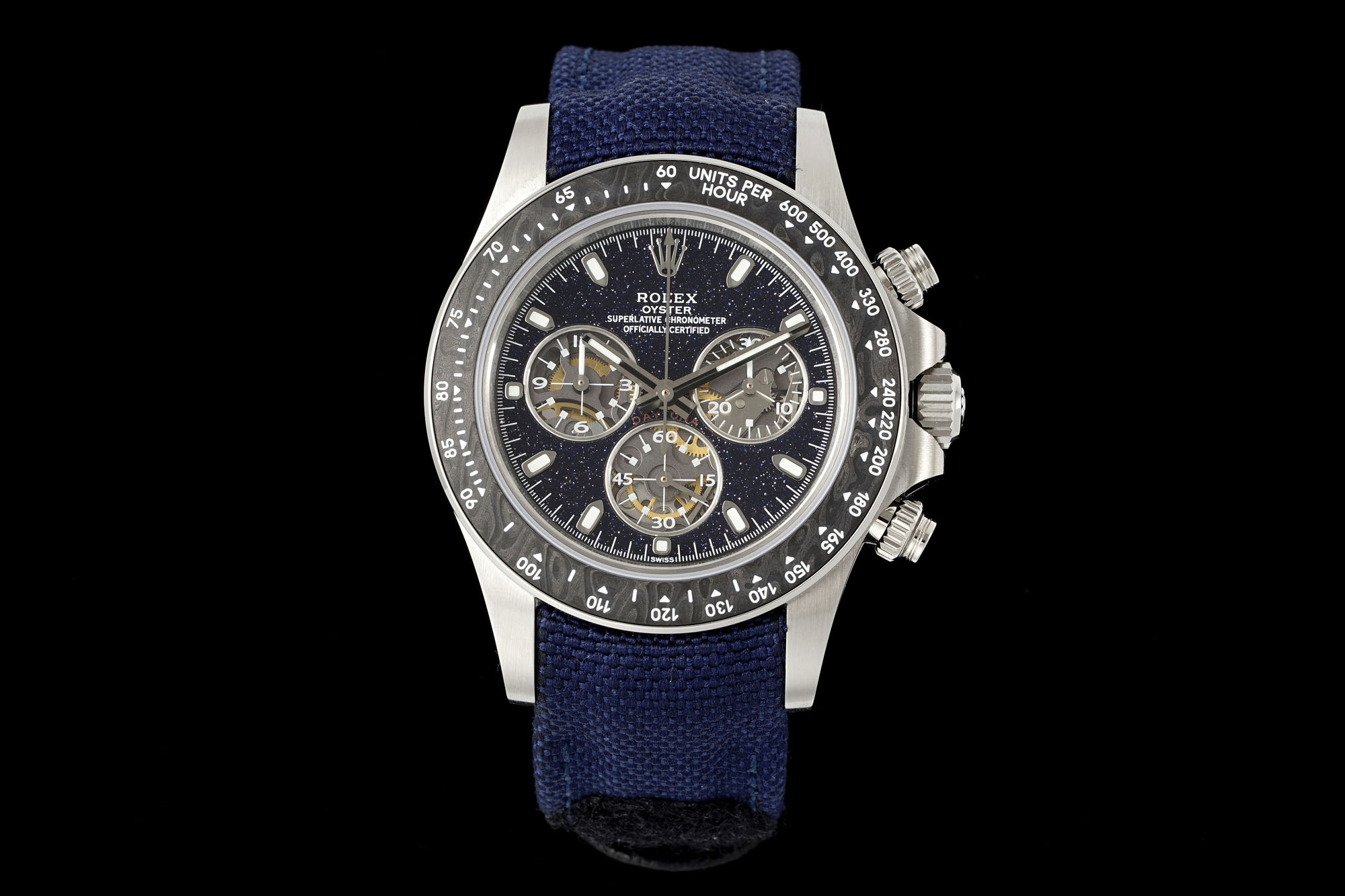 NO:158699,Another shocking work of Diw is the blue/black crystal Ditonna, the dial is made of a whole piece of natural blue crystal (blue crystal is a natural refractory mineral with high refractory resistance and large high temperature volume expansion) and has a high processing difficulty and low cost rate. Small dots on the surface of the crystal are as shiny as the starry sky in different lights.,19860909Diw 又一款震撼作品 蓝/黑晶石迪通拿,表盘由一整块天然蓝晶石加工而成（蓝晶石是一种具有高耐火度和较大高温体积膨胀的天然耐火矿物）加工难度高,成本率低.晶体表面上小点在不同光线下如同宇宙星空一样闪闪发亮.,,Watch