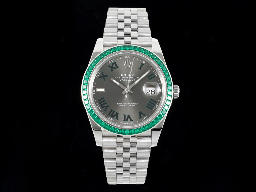 NO:532332,DIW  Factory made its debut at the beginning of the year and launched the Rolex Diary Series Middle Eastern Digital Scale Special Edition watch. [Case] ​​The 41MM stainless steel case is composed of a triangular pit bezel and a 904L stainless steel mid-layer case. The excellent material shows the sturdy elegance and perfect proportions. After polishing, it exudes the luster of the stainless steel material, bringing the watch's most unique viewing experience. [Dial] The unique Middle Eastern Digital Scale dial shows luxury and elegance. The hour and minute hands are covered with fluorescent fill, so you can observe the time even in a darker environment.  , which adds the readability of the watch. Rolex has always used the 'water drop' 2.5 times date amplification device, which facilitates the observation of dates. As one of the characteristics of Rolex, it also deepens the brand recognition of the watch. [Movement] uses the self-winding movement exclusively developed by DIW, which has greatly improved the accuracy, dynamic reserve and stability. It has the strongest power reserve in the market for about 70 hours. The classic style, trustworthy quality and the efforts to innovate new models have all shown the excellent watchmaking capabilities of the DIW factory. Welcome to taste it!  ,,rolex19860909DIW factory开年巨献,推出劳力士日志型系列中东数字刻度特别版腕表.【表壳】41MM的精钢表壳由三角坑纹表圈与904L不锈钢中层表壳组合而成,优秀的材质彰显着坚固优雅与完美比例.经过打磨之后,散发着精钢材质的光泽,带来腕表最独特的观表感受.【表盘】独树一帜的中东数字刻度表盘,展现奢华与典雅风范.时分针上都覆有荧光填充,即使在较暗的环境下也能观察时间,增添了腕表的可读性.劳力士一贯使用的“水滴式”2.5倍日期放大装置,便利了对日期的观察,作为劳力士的特色之一的它也加深了腕表的品牌辨识度.【机芯】采用DIW独家研发的自动上链机芯,在精准性、动储和稳定性方面得到大幅提升.拥有长达约70小时的市场最强动力储存.经典的样式、值得信赖的品质以及在新款创新的努力上都看出了DIW工厂的优秀制表能力.欢迎品鉴！,,rolex,Watch