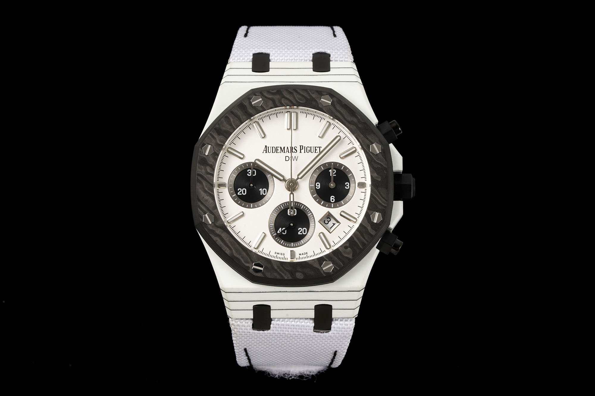 NO:858160,Diw specially creates the lightest Audemars Piguet Royal Oak chronograph in history for the Audemars Piguet Ref.26240 series. It has an exquisite white quartz fiber case and a black NTT carbon fiber bezel. The movement is specially customized with a DiW automatic rotor. It is specially designed for personalization and speed and passion., audemars19860909Diw 专为爱彼Ref.26240系列打造有史以来最轻的爱彼皇家橡树计时码表,精美的白色石英纤维表壳,搭配黑色NTT碳纤维表圈.机芯特别定制DiW自动陀 专为个性化设计,专为速度与激情而设计,,audemars,Watch