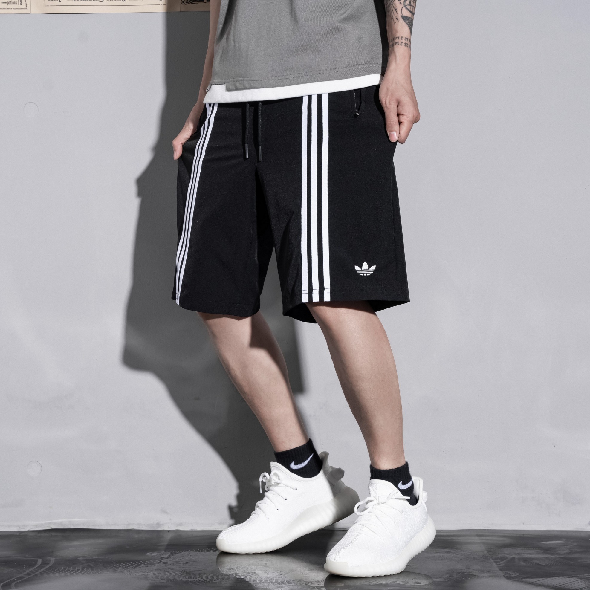 YLD6657#P: Adidasdas Embroidered Exercise Shorts for Couples, Custom Dry Sports Fabric, Adjustable Waist. - 图片 4