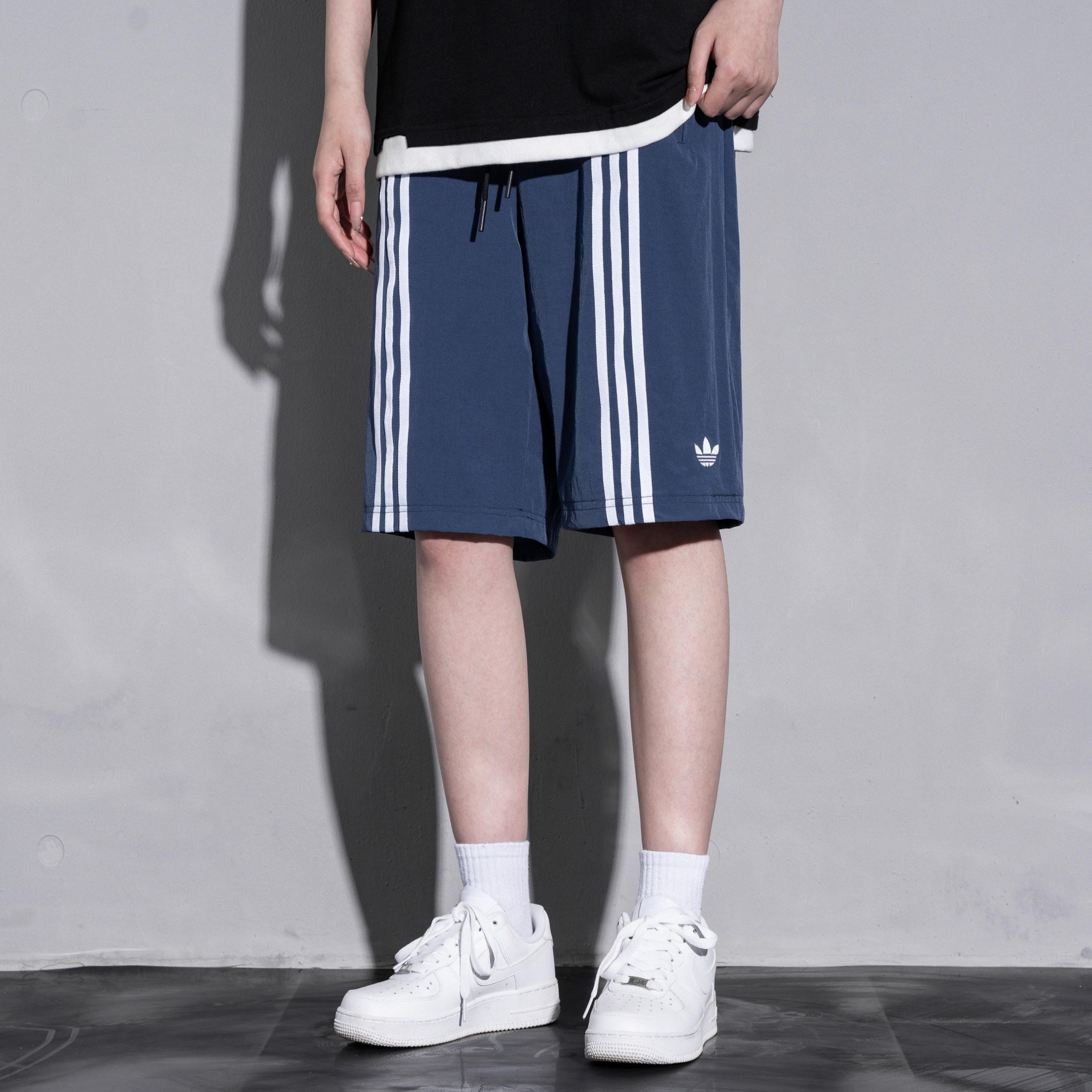 YLD6657#P: Adidasdas Embroidered Exercise Shorts for Couples, Custom Dry Sports Fabric, Adjustable Waist. - 图片 2